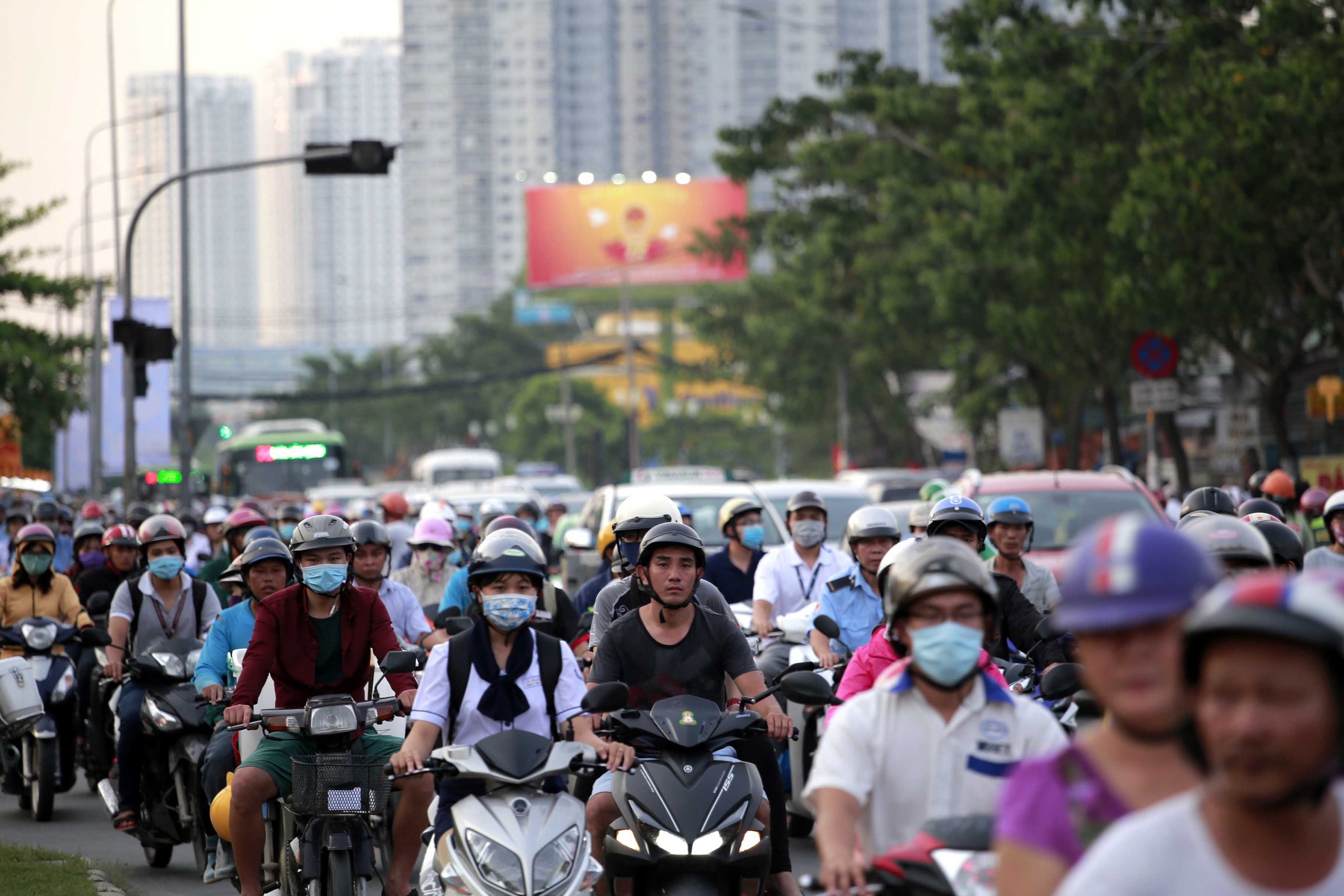 Tháng 3 năm sau, khu Nam TP.HCM sẽ có 2 đường gom giảm tải trục Nguyễn HữuThọ- Ảnh 1.