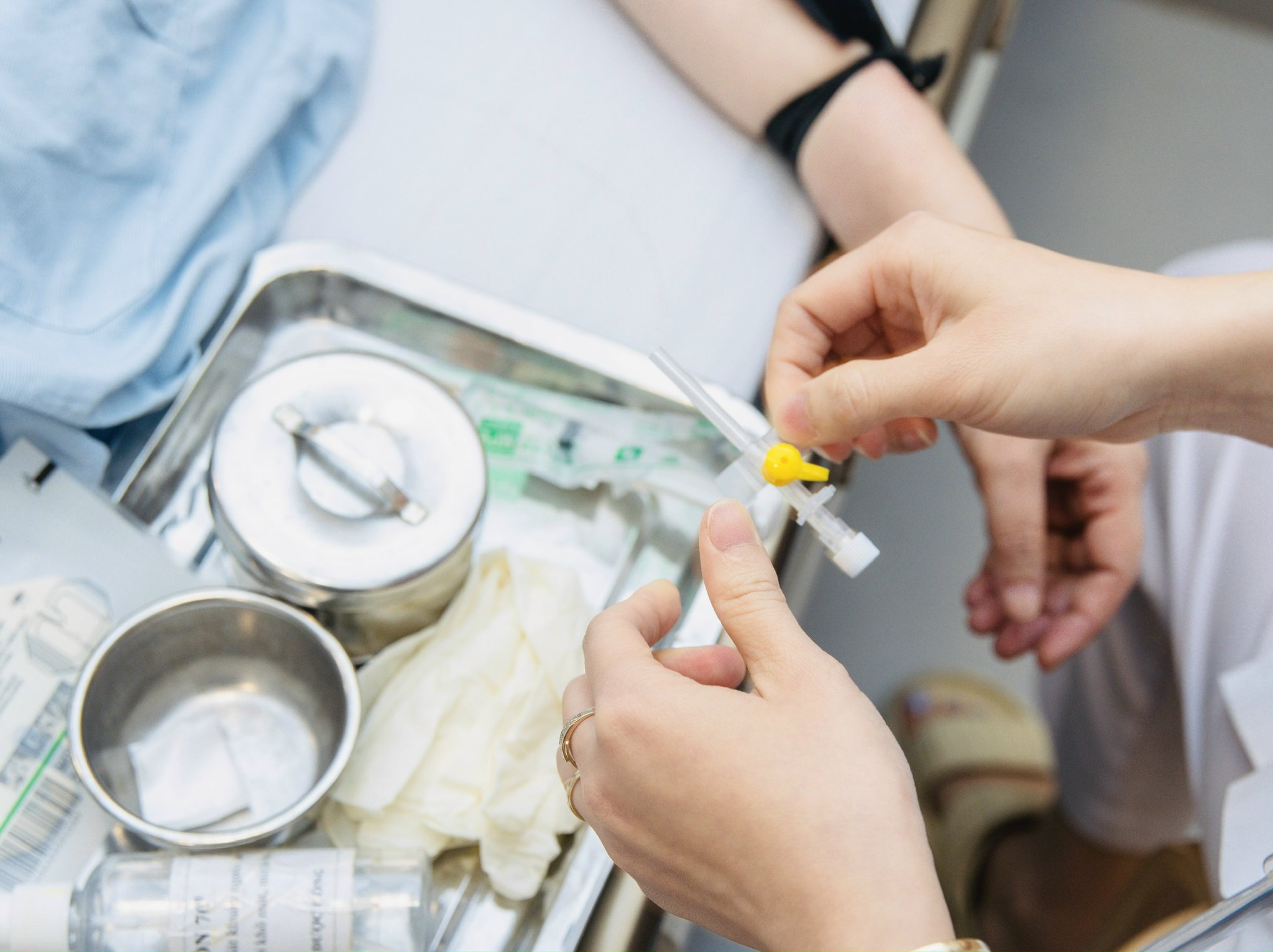 Bệnh viện K mua thuốc điều trị ung thư Pembroria giá rẻ từ Nga cho bệnh nhân - Ảnh 1.