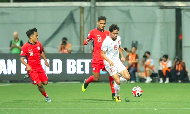 Det er tydelig hvorfor trener Kim ikke «forlot» denne avgjørende faktoren. U23 Vietnam trenger ham virkelig! – Bilde 1. Đã rõ lý lo thầy Kim không ‘bỏ rơi’ nhân tố sát thủ này, U.23 Việt Nam rất cần anh!
- Ảnh 1.