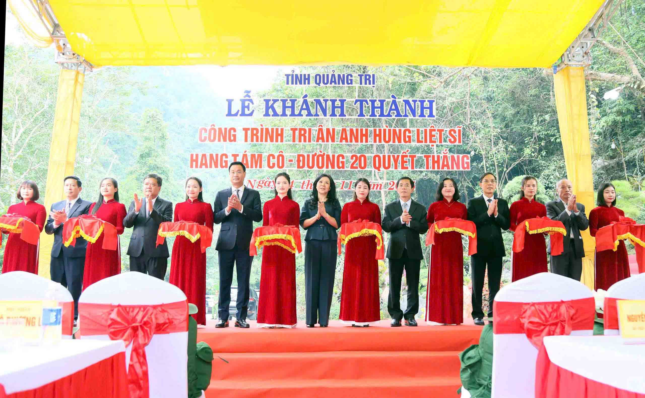 Hang Tám Cô: Tô thắm thêm địa chỉ đỏ giữa đại ngàn Trường Sơn - Ảnh 1.