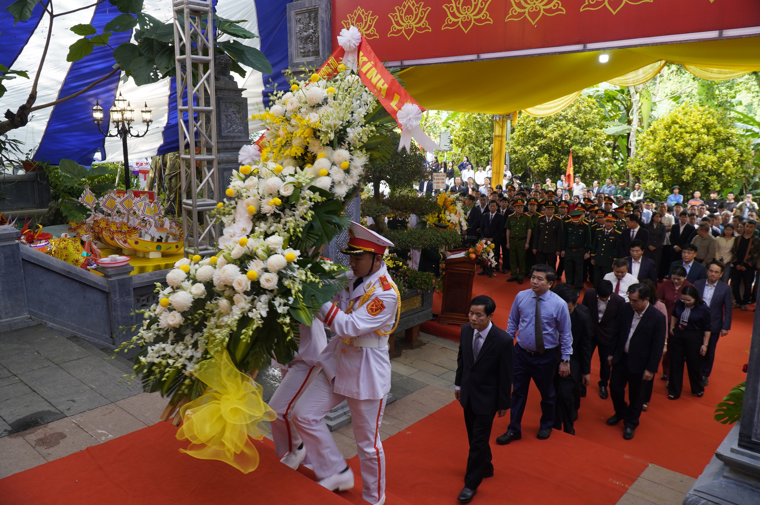 Khánh thành công trình tôn tạo di tích quốc gia đặc biệt Hang Tám Cô- Ảnh 11. Khánh thành công trình tôn tạo di tích quốc gia đặc biệt Hang Tám Cô- Ảnh 11.