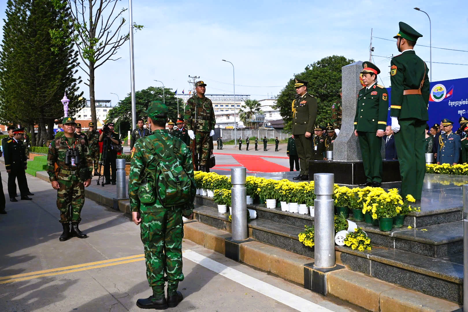 Đại tướng Phan Văn Giang đồng chủ trì giao lưu biên giới Việt Nam - Campuchia - Ảnh 4.