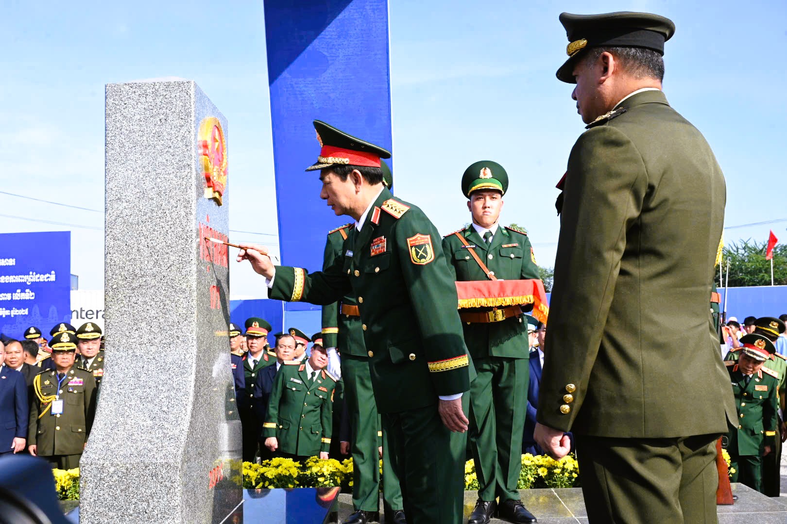 Đại tướng Phan Văn Giang đồng chủ trì giao lưu biên giới Việt Nam - Campuchia - Ảnh 5.