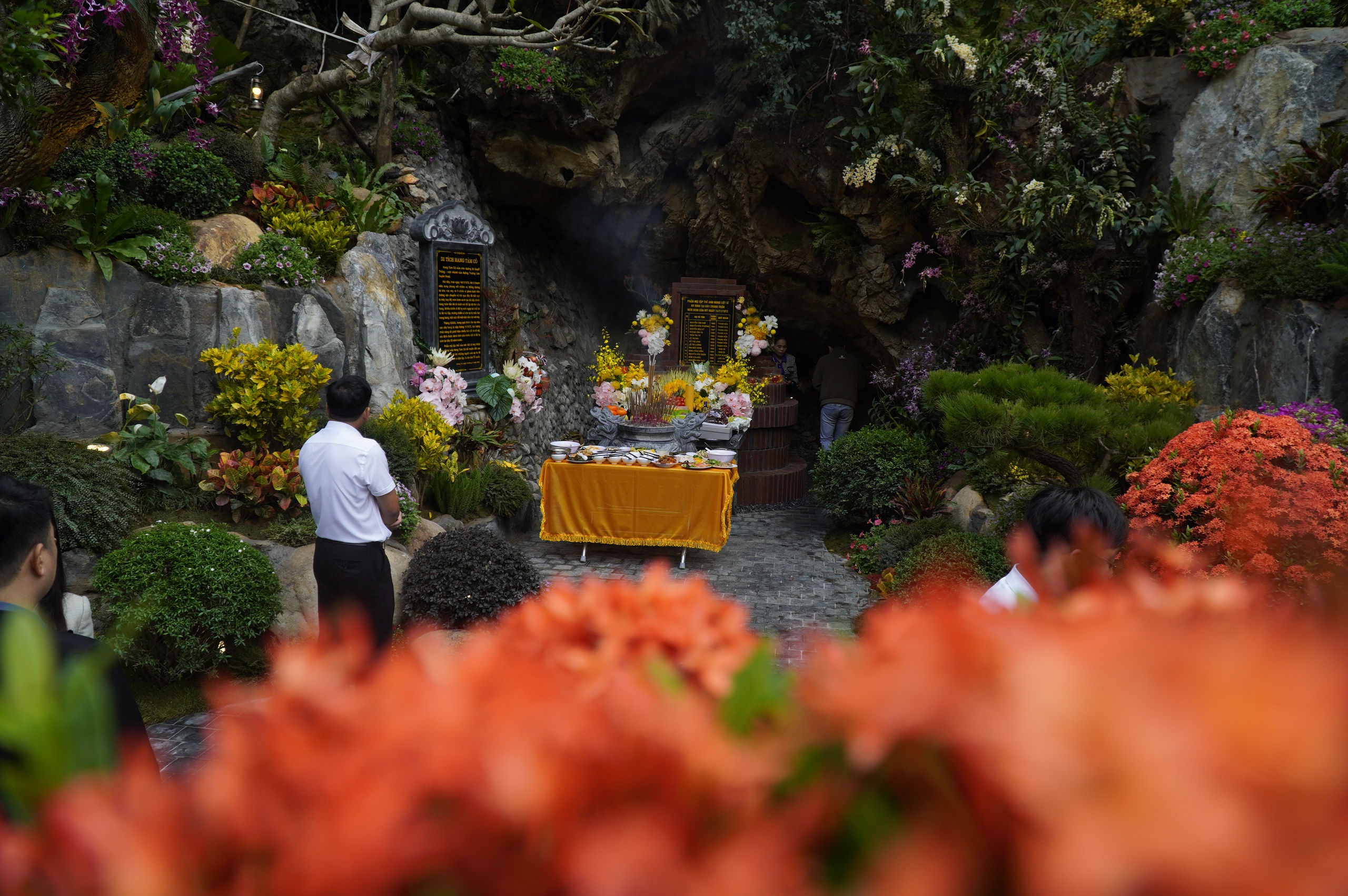 Khánh thành công trình tôn tạo di tích quốc gia đặc biệt Hang Tám Cô- Ảnh 4. Khánh thành công trình tôn tạo di tích quốc gia đặc biệt Hang Tám Cô- Ảnh 4.