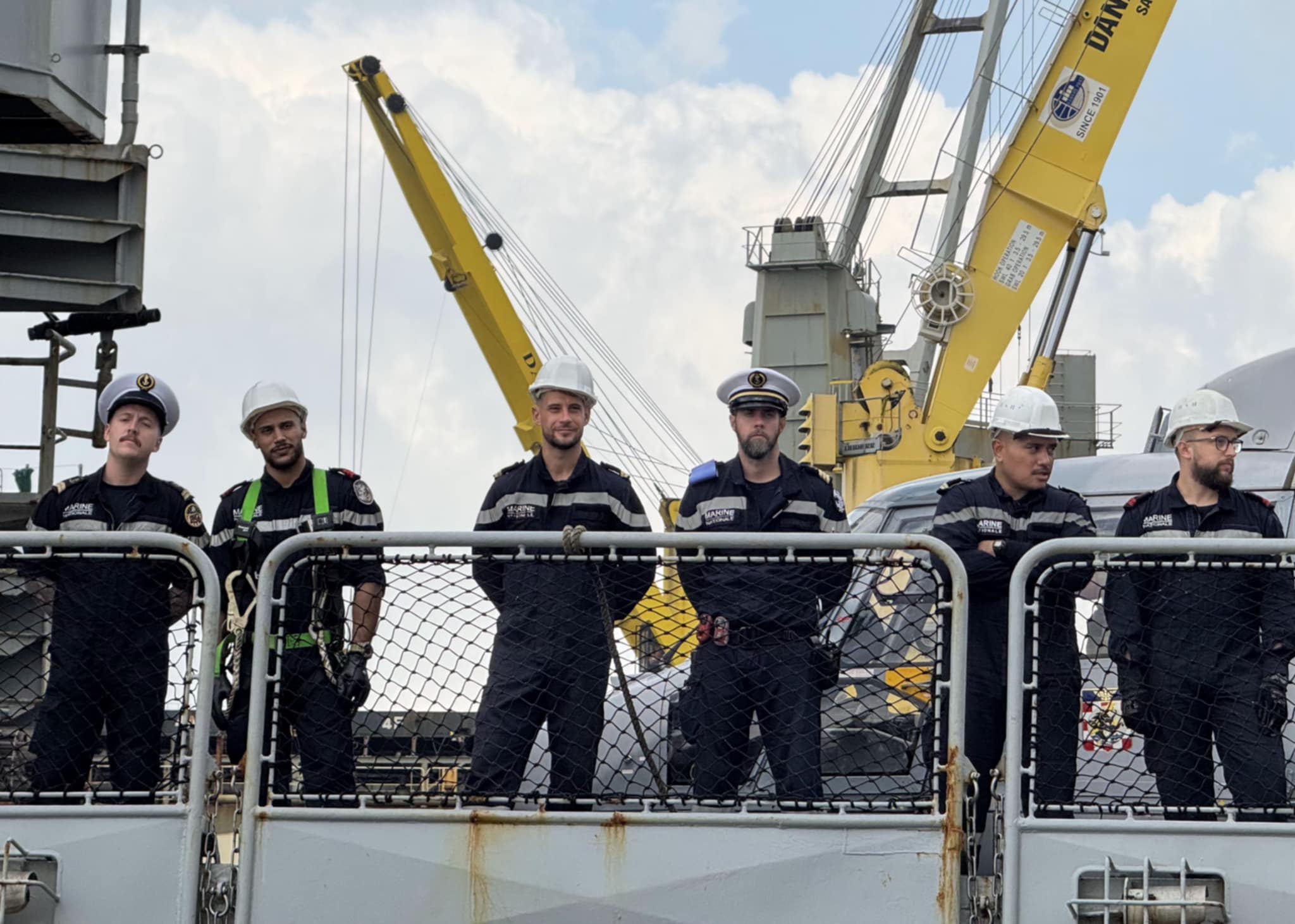 - Ảnh 3. - Ảnh 3.