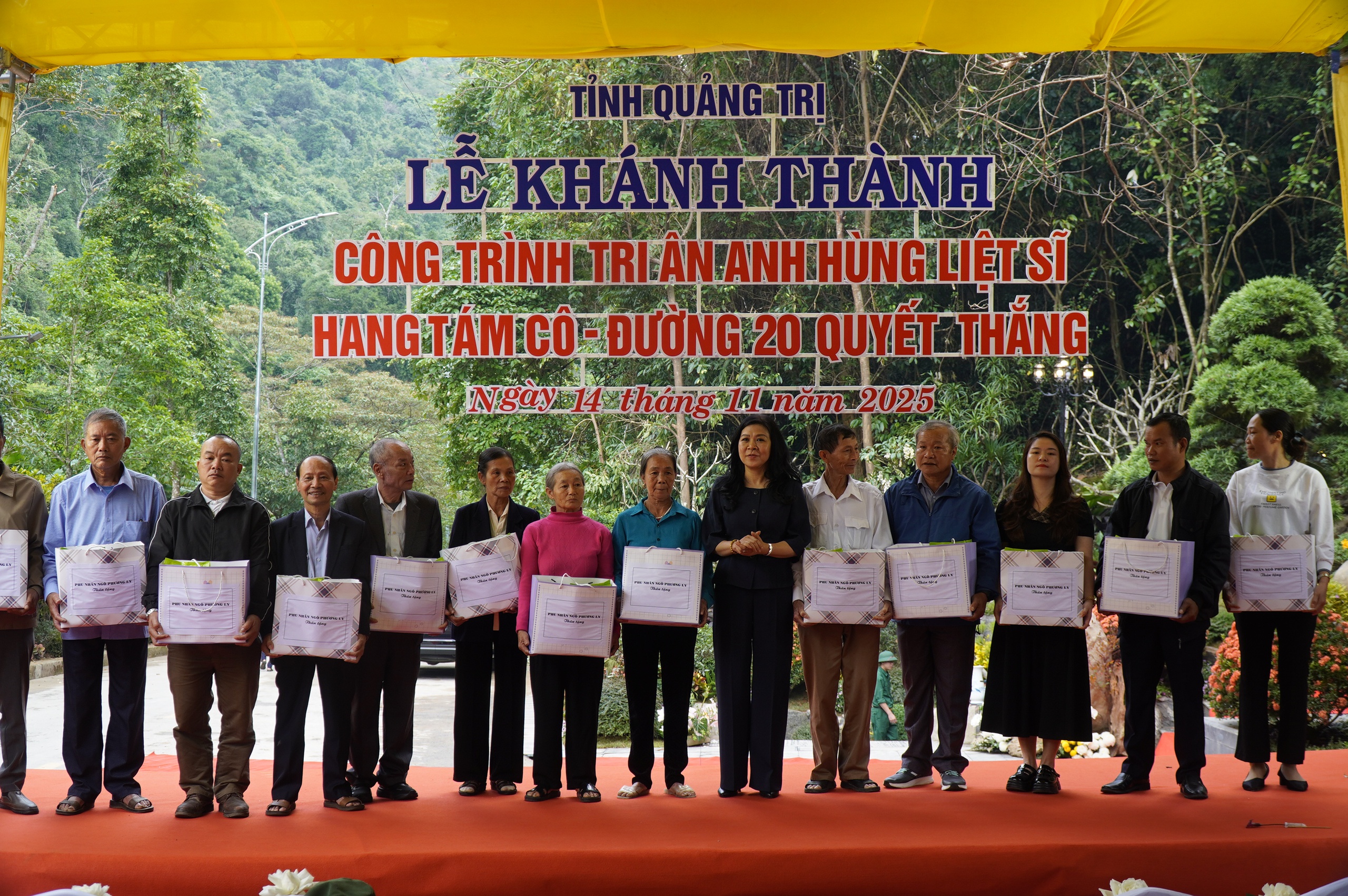 Khánh thành công trình tôn tạo di tích quốc gia đặc biệt Hang Tám Cô- Ảnh 14. Khánh thành công trình tôn tạo di tích quốc gia đặc biệt Hang Tám Cô- Ảnh 14.