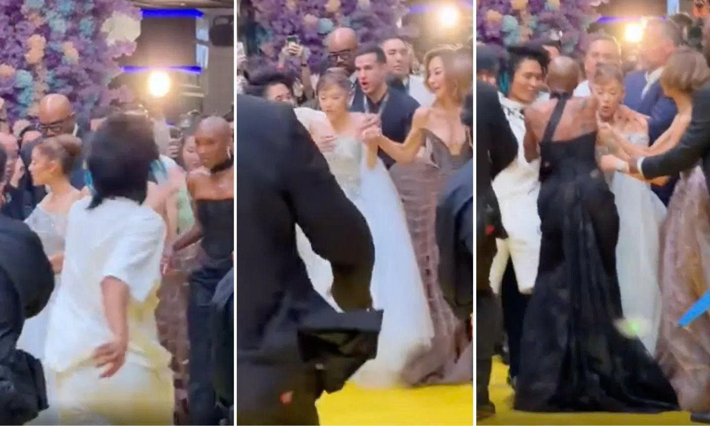 Ariana Grande bị tấn công trên thảm đỏ - Ảnh 2.