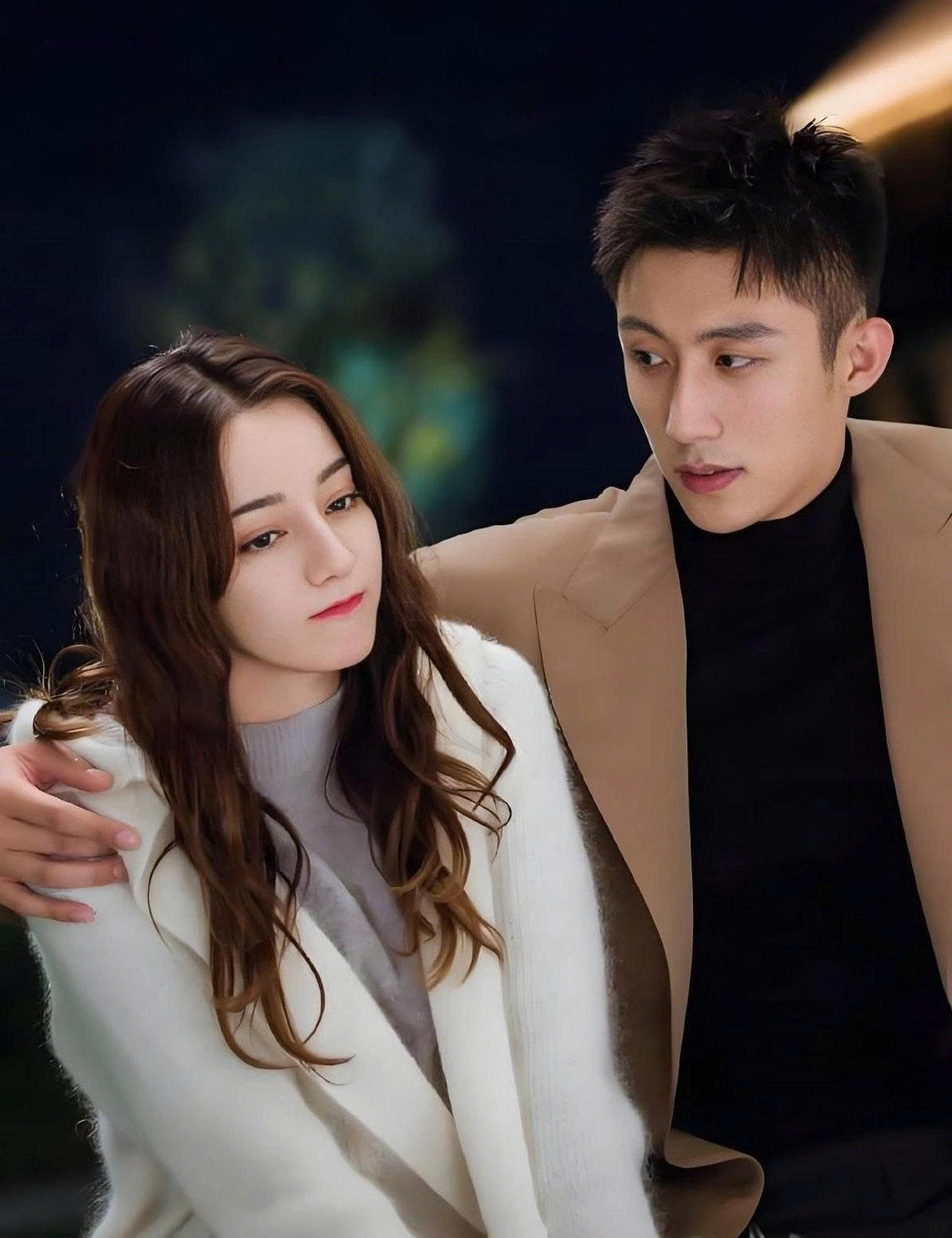 Sức khỏe Địch Lệ Nhiệt Ba suy kiệt giữa tin đồn bí mật sinh con - Ảnh 4.