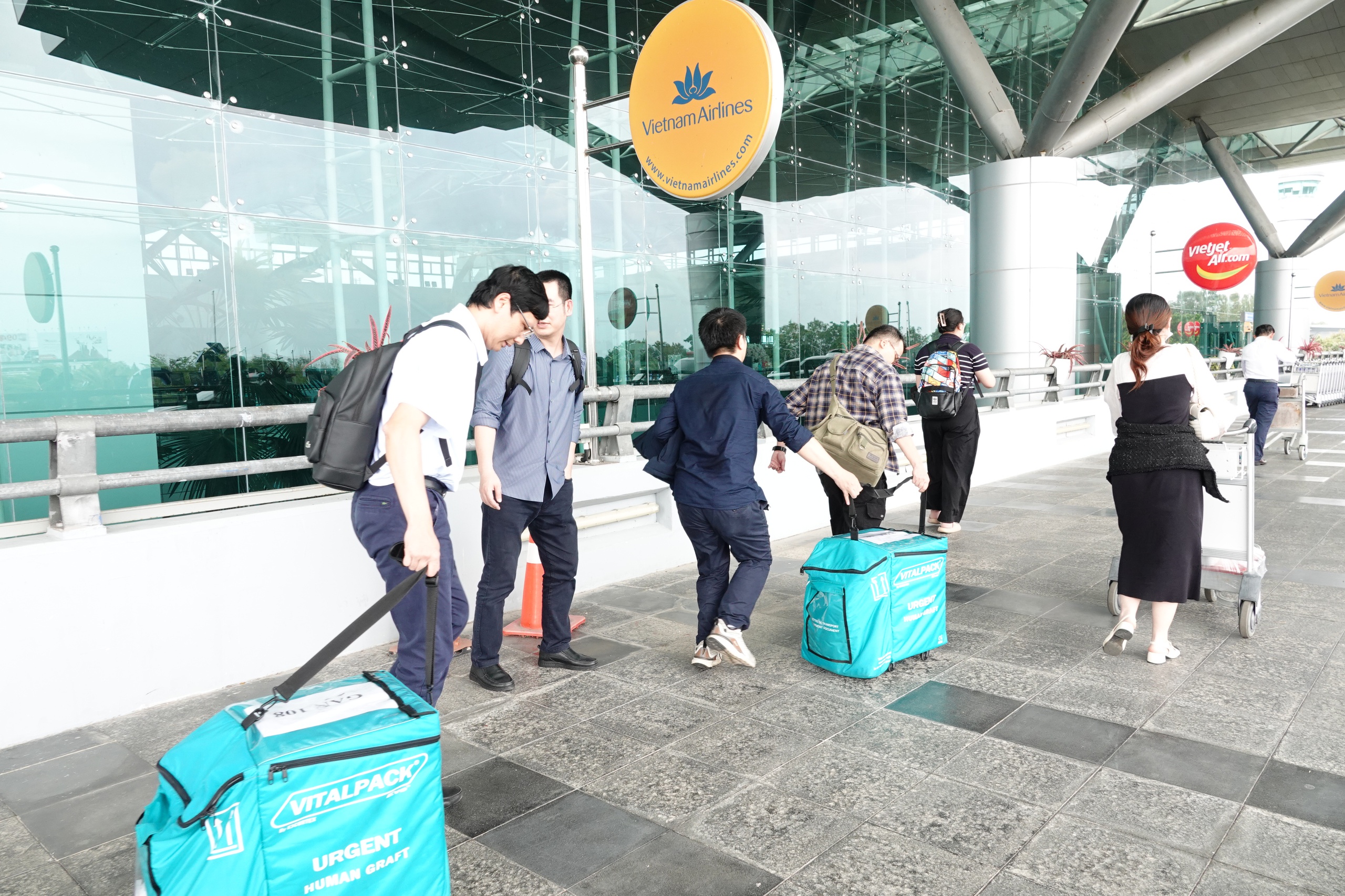 24 giờ chạy đua lấy và ghép tạng từ người hiến chết não đầu tiên ở ĐBSCL - Ảnh 5.