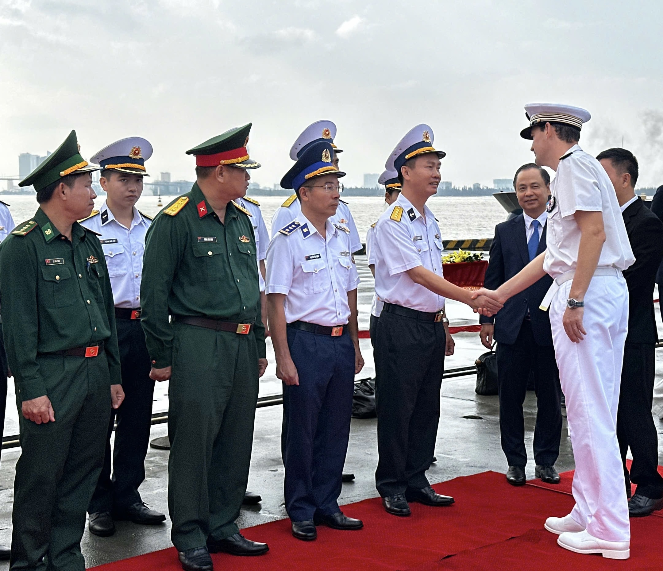 - Ảnh 5. - Ảnh 5.