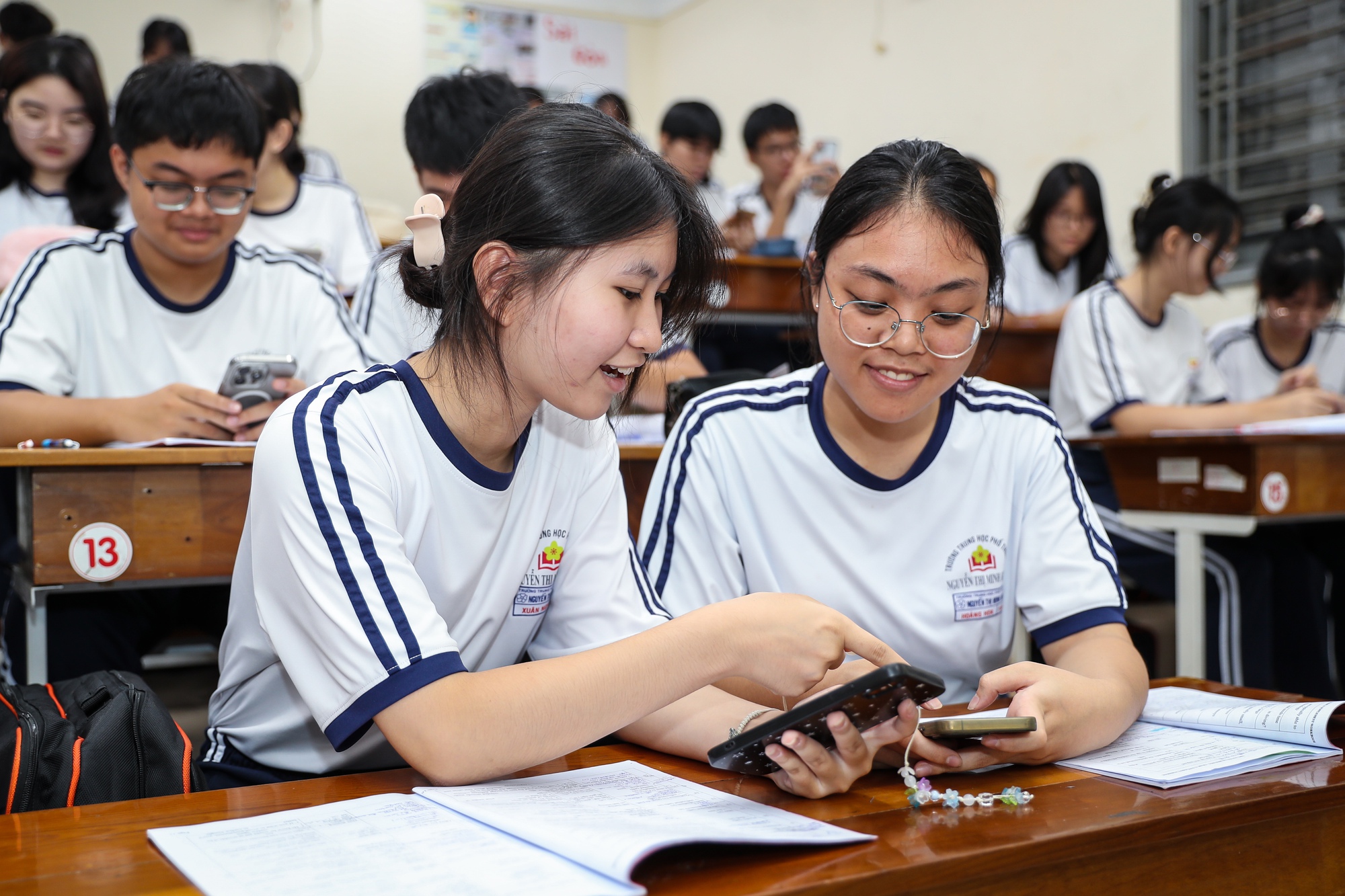 - ຮູບ 1. - Ảnh 1.