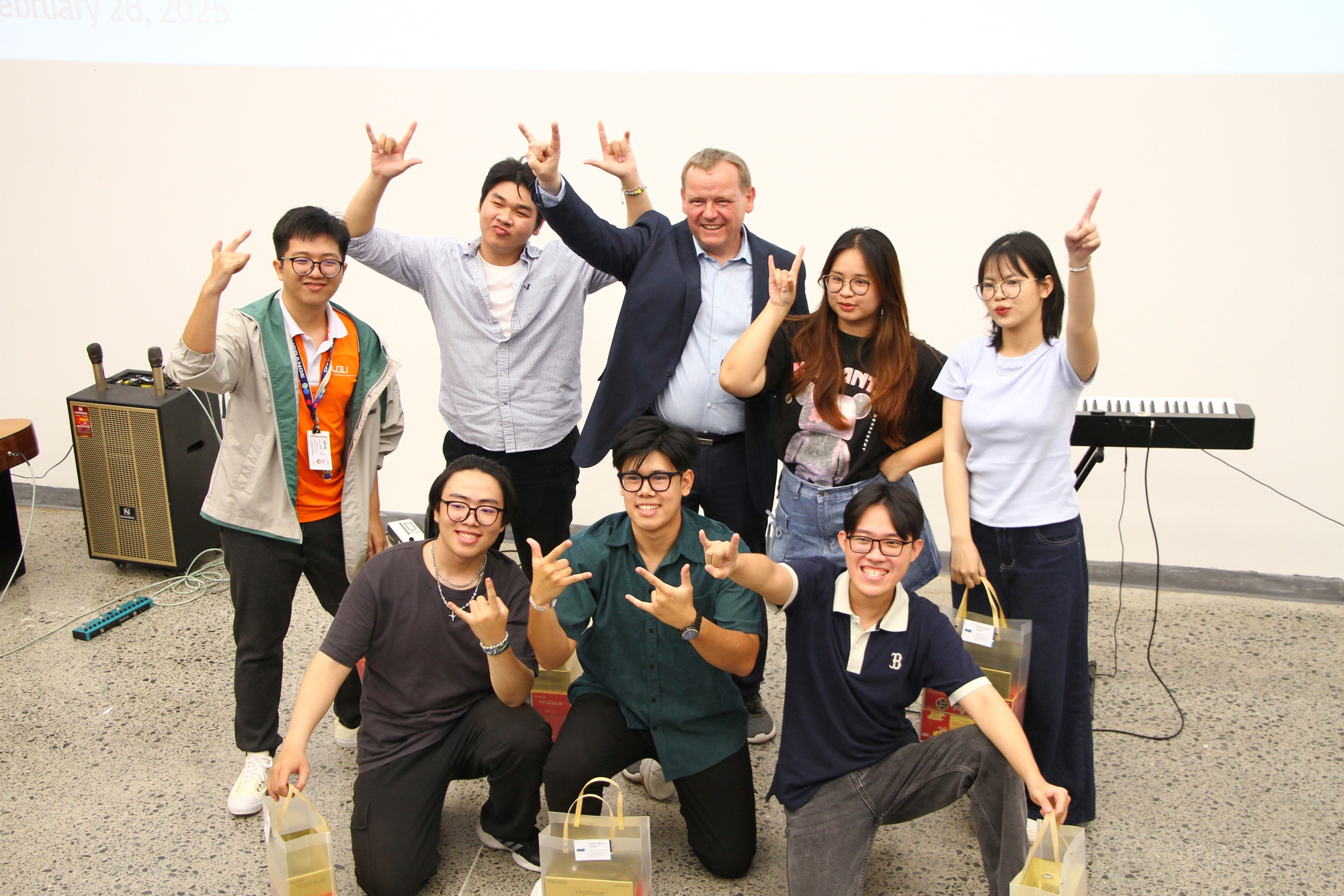 - Foto 2. - Ảnh 2.