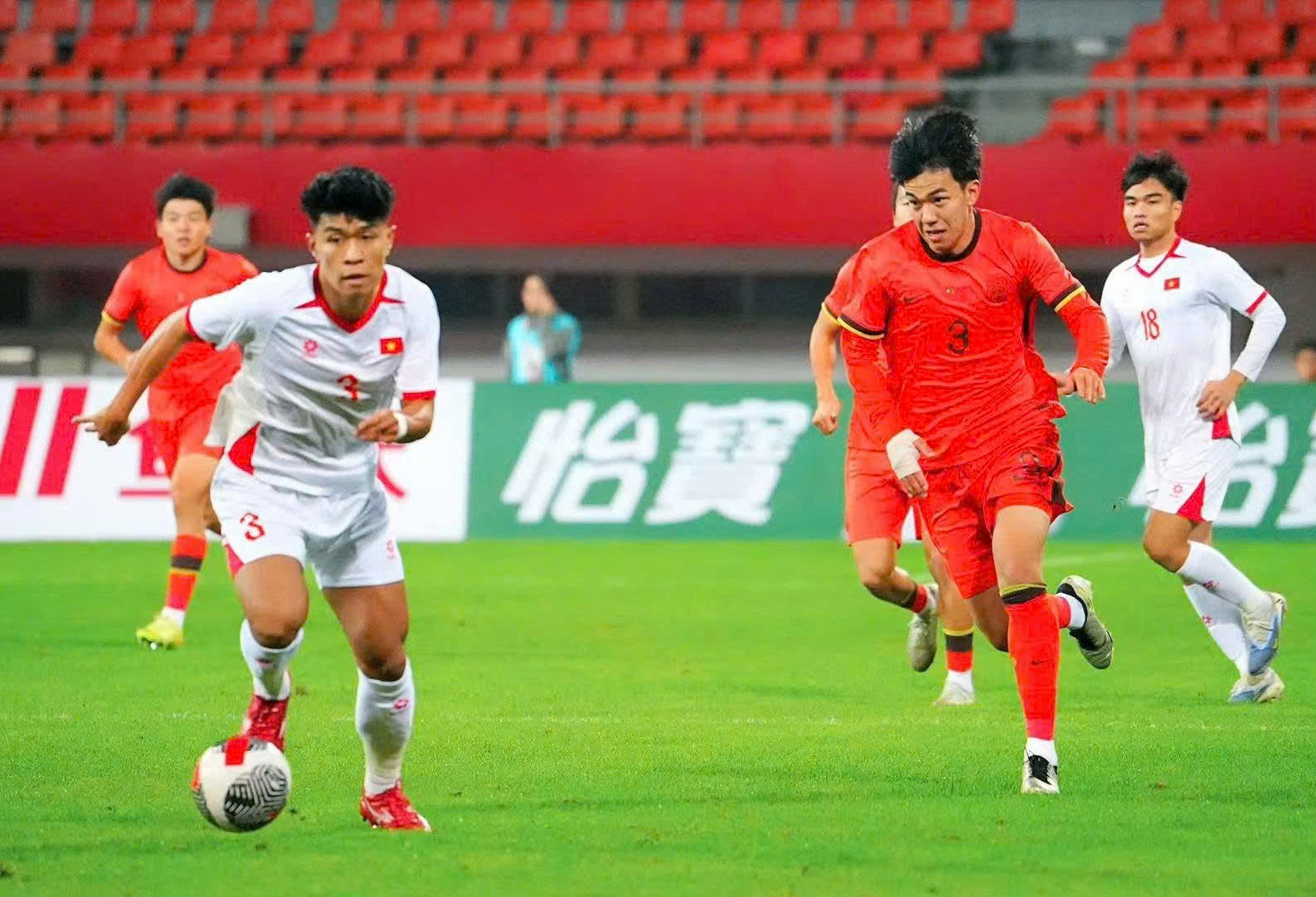 កាលវិភាគប្រកួត U.23 វៀតណាម ថ្ងៃនេះ៖ ការបង្កើនកម្លាំង ប្តេជ្ញាយកឈ្នះ U.23 Uzbekistan - រូបថត ១. Lịch thi đấu U.23 Việt Nam hôm nay: Tăng cường hỏa lực, quyết đánh bại U.23 Uzbekistan- Ảnh 1.