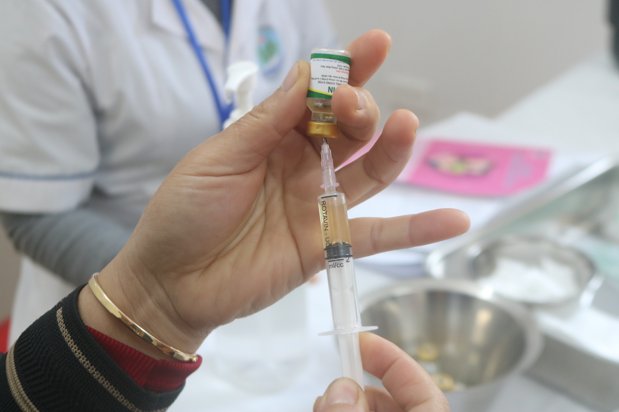 Vắc xin ngừa ung thư do HPV sẽ tiêm miễn phí cho trẻ nhỏ- Ảnh 1.