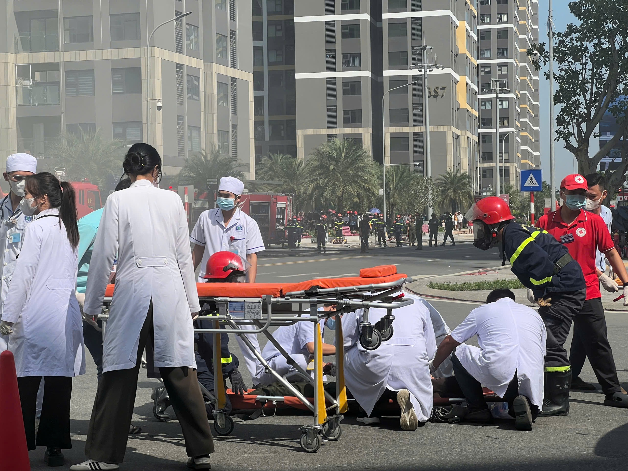 Công an TP.HCM tổ chức diễn tập cháy nổ quy mô lớn nhất năm - Ảnh 6.