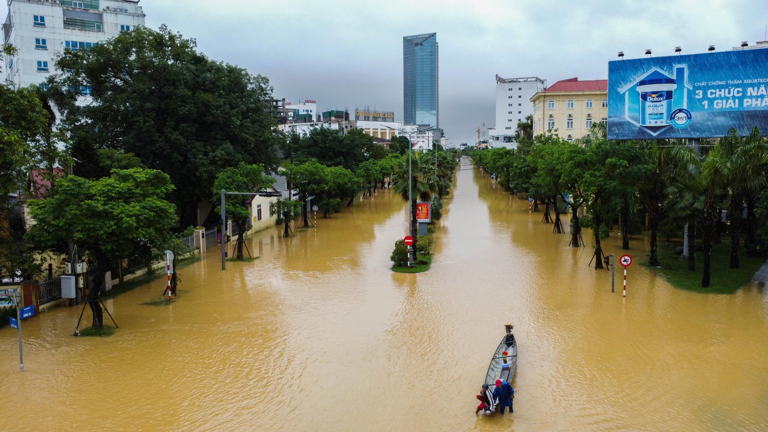Cấp thiết giải quyết ngập lụt - Ảnh 1.
