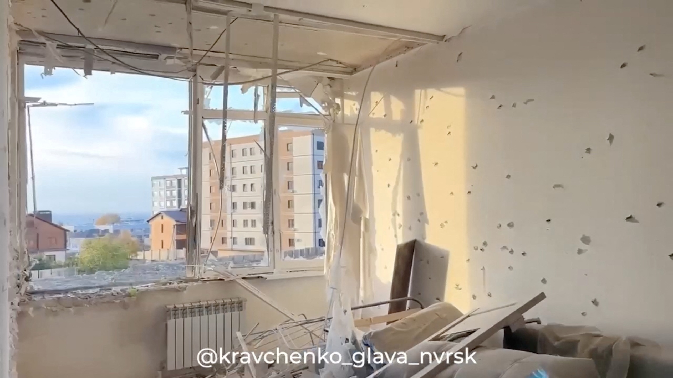 Ukraine tấn c&ocirc;ng cảng biển Đen, l&agrave;m gi&aacute;n đoạn vận chuyển dầu mỏ Nga - Ảnh 1.