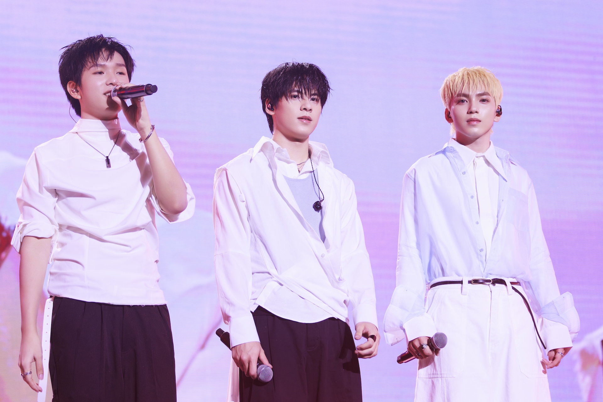 Dàn 'Tân binh toàn năng' khiến nhóm nhạc Đài Loan 'nổi da gà'
- Ảnh 4. Dàn 'Tân binh toàn năng' khiến nhóm nhạc Đài Loan 'nổi da gà'
- Ảnh 4.