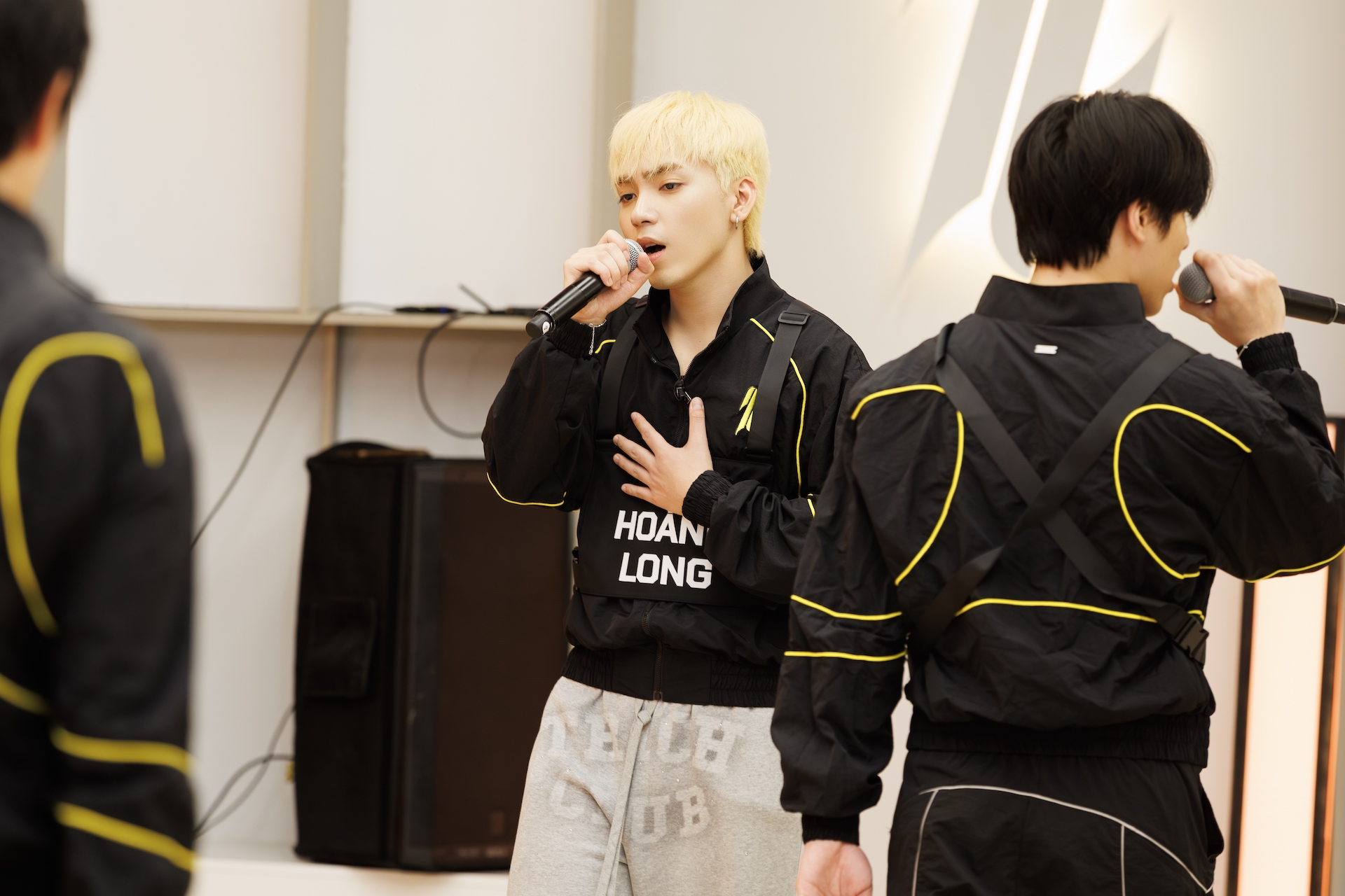 Dàn 'Tân binh toàn năng' khiến nhóm nhạc Đài Loan 'nổi da gà'
- Ảnh 3. Dàn 'Tân binh toàn năng' khiến nhóm nhạc Đài Loan 'nổi da gà'
- Ảnh 3.