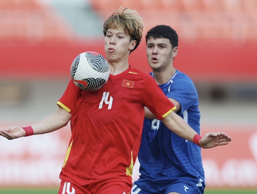 Tại sao U.23 Việt Nam chưa vô địch nhưng vẫn được ngợi khen: Lý do là đây…
- Ảnh 1. Tại sao U.23 Việt Nam chưa vô địch nhưng vẫn được ngợi khen: Lý do là đây…
- Ảnh 1.