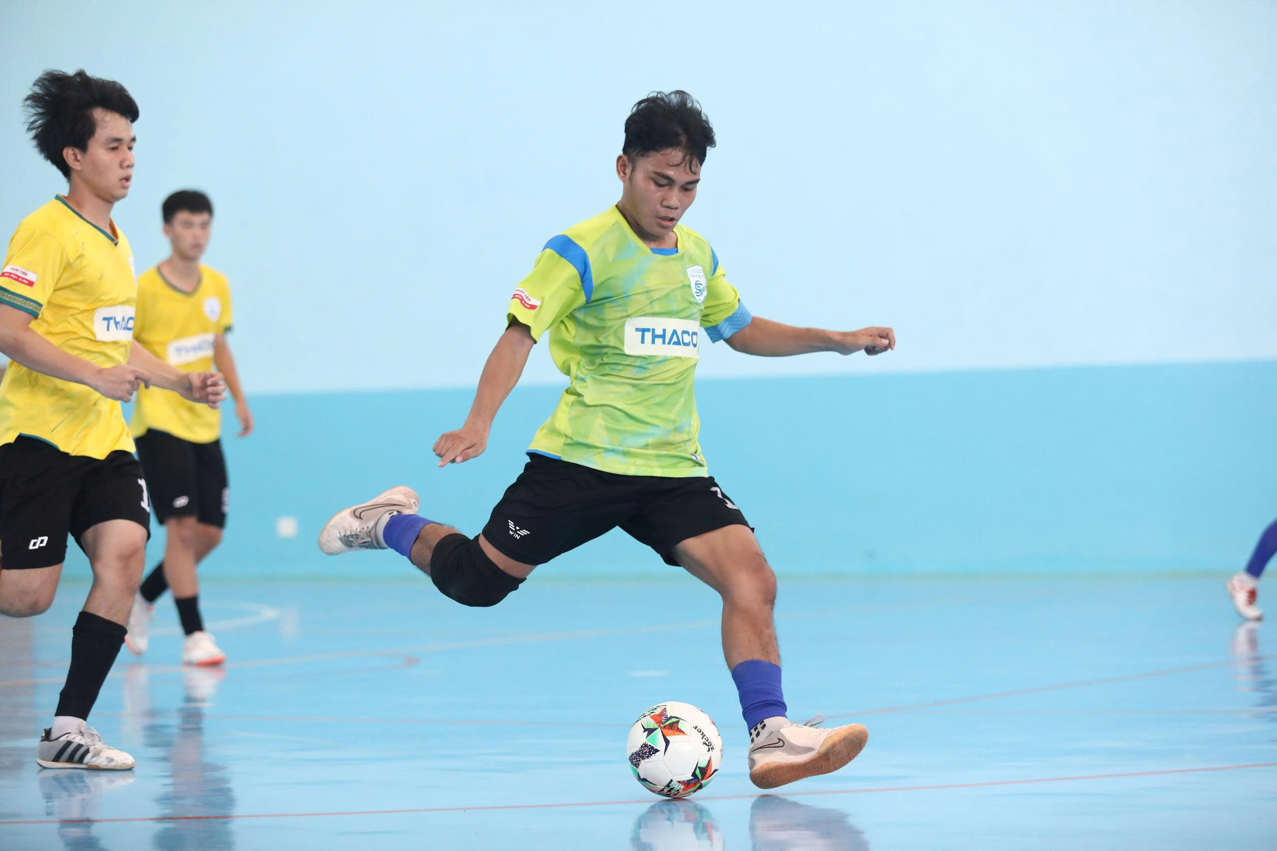 Đã tìm ra những ngôi vô địch giải futsal sinh viên THACO CUP 2025 - Ảnh 8.