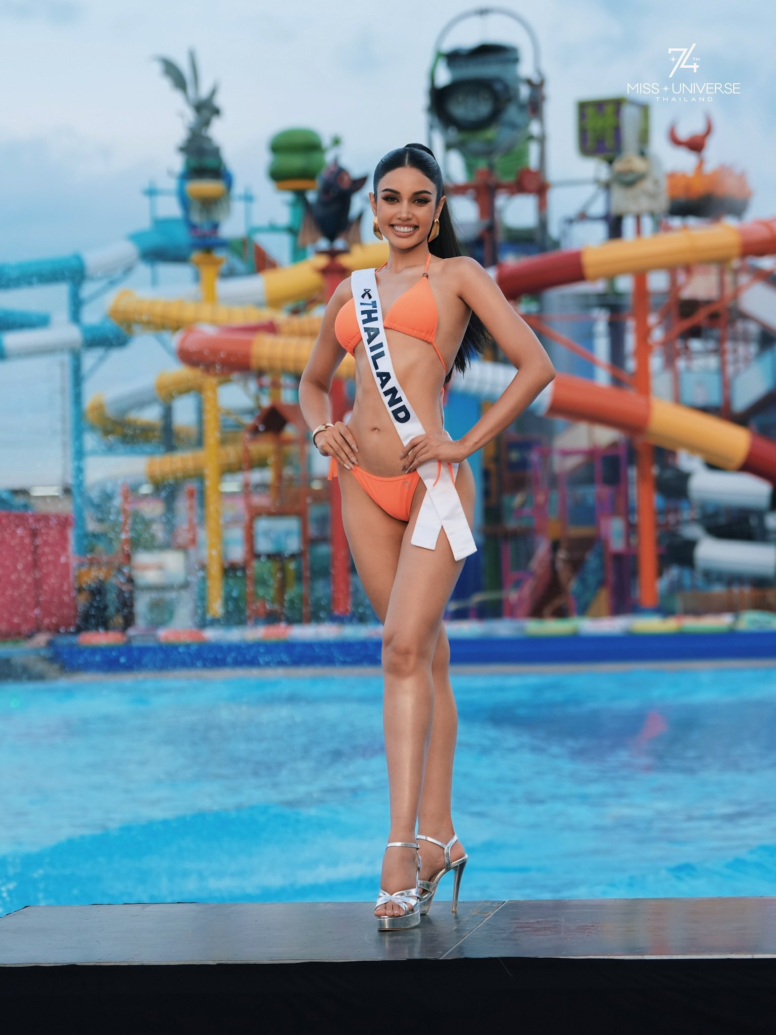 Hương Giang cùng dàn mỹ nhân Miss Universe trình diễn bikini bốc lửa - Ảnh 5. Hương Giang cùng dàn mỹ nhân Miss Universe trình diễn bikini bốc lửa - Ảnh 5.