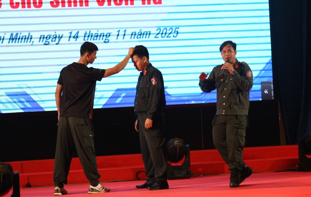 Sinh vi&ecirc;n T&acirc;m l&yacute; học v&agrave; nguy cơ bắt c&oacute;c online: Cảnh gi&aacute;c l&agrave; tr&ecirc;n hết - Ảnh 5.