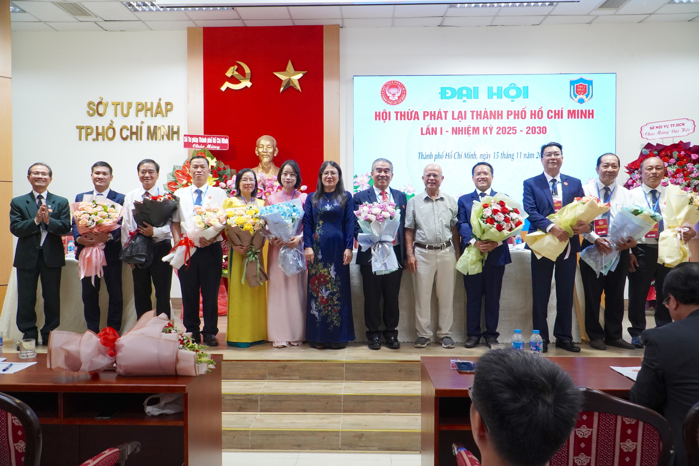 Ông Lê Mạnh Hùng được bầu làm Chủ tịch Hội Thừa phát lại TP.HCM- Ảnh 1. Ông Lê Mạnh Hùng được bầu làm Chủ tịch Hội Thừa phát lại TP.HCM- Ảnh 1.