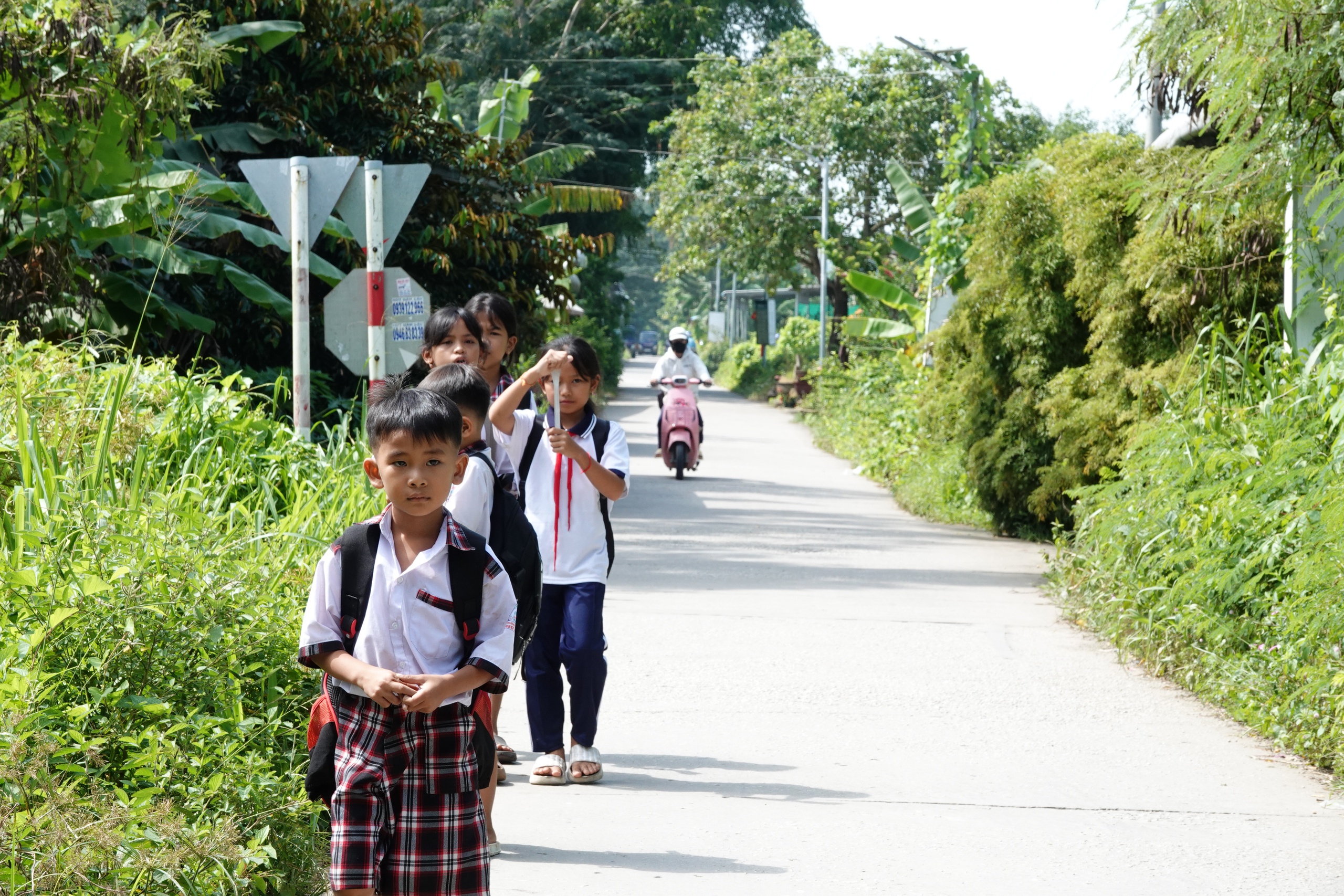 'Làng giáo viên' độc nhất miền Tây, nhiều gia đình 3 - 4 thế hệ theo nghề - Ảnh 2.