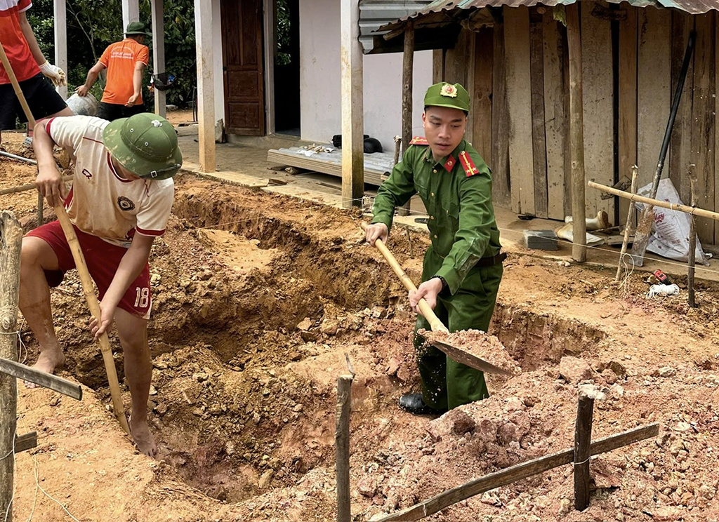 - Ảnh 4. - Ảnh 4.