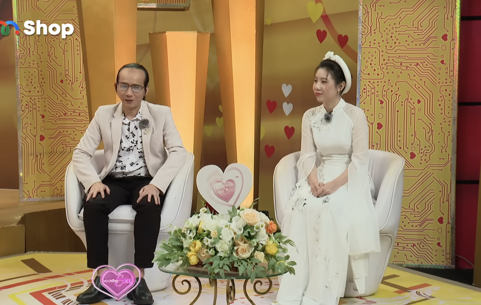 Nhạc sĩ khiếm thị Hà Chương tiết lộ chuyện tình đặc biệt với vợ kém 18 tuổi - Ảnh 2.