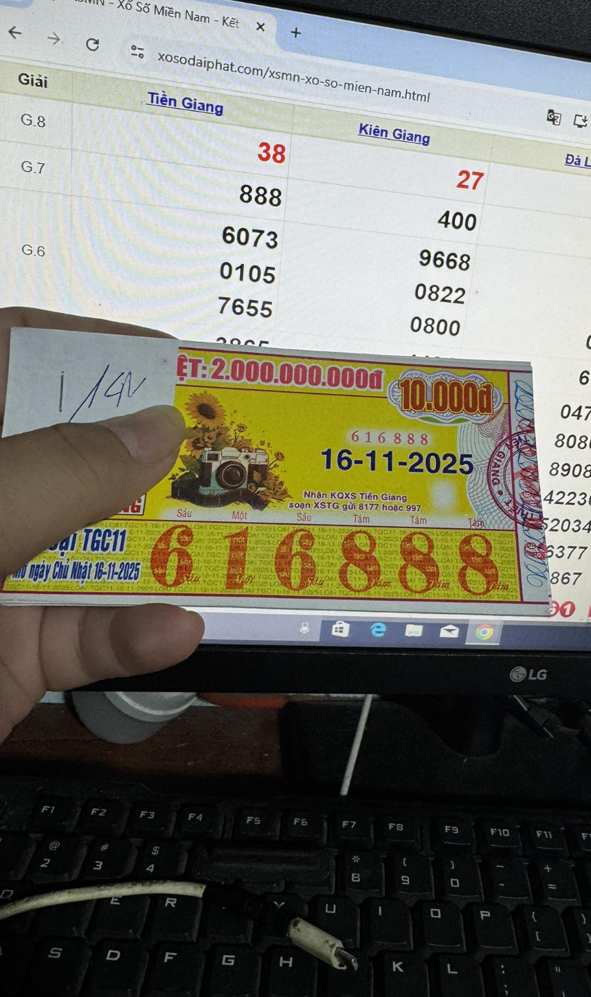 Hàng loạt vé 888 trúng xổ số miền Nam ngày 16 tháng 11 và điều bất ngờ - Ảnh 2.