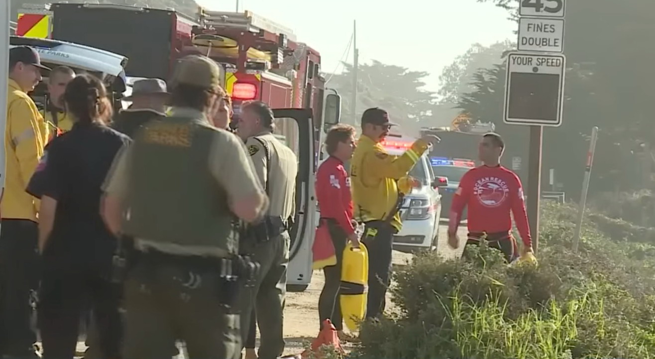 Cha hy sinh cứu con gái 5 tuổi khỏi sóng dữ tại California - Ảnh 1. Cha hy sinh cứu con gái 5 tuổi khỏi sóng dữ tại California - Ảnh 1.