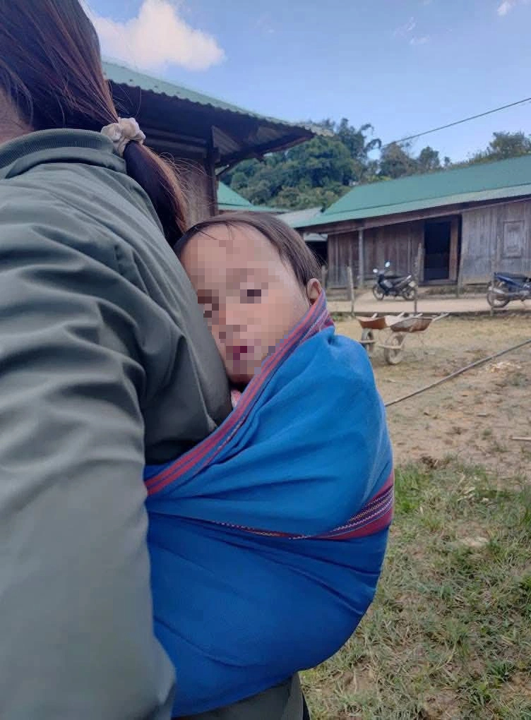 Sạt lở núi ở Đà Nẵng khiến Hai gia đình quặn lòng chờ tin người mất tích - Ảnh 6.