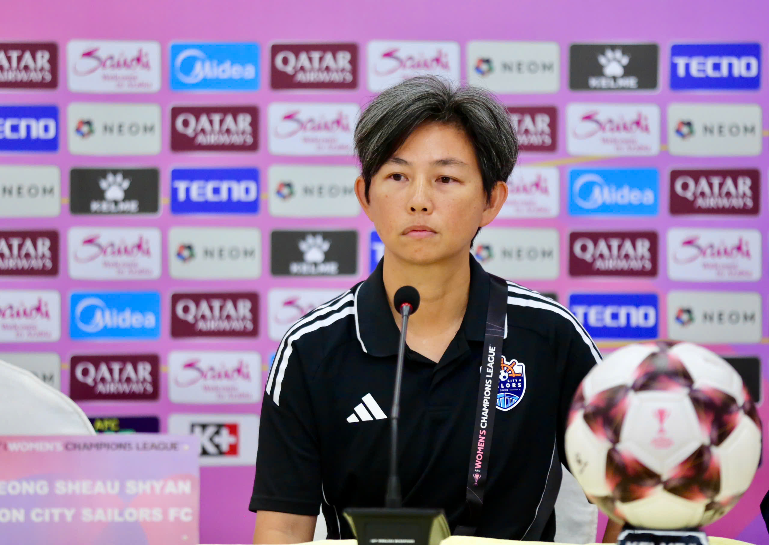 Cầu thủ Singapore bất tỉnh trong trận gặp CLB nữ TP.HCM: Đã tỉnh táo, không nguy hiểm tính mạng- Ảnh 2. Cầu thủ Singapore bất tỉnh trong trận gặp CLB nữ TP.HCM: Đã tỉnh táo, không nguy hiểm tính mạng- Ảnh 2.