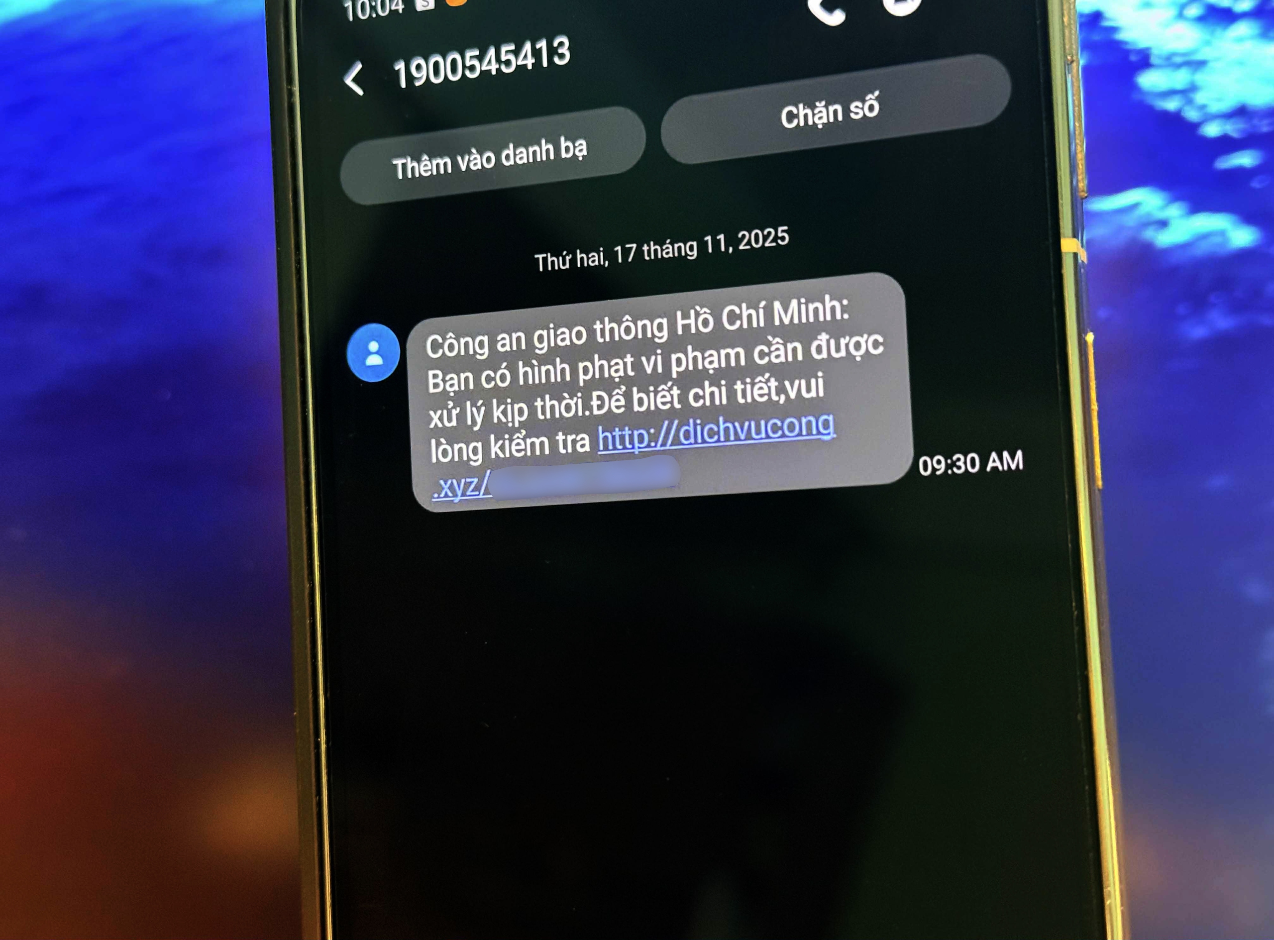 Giả mạo tin nhắn từ cổng dịch vụ công để lừa đảo trực tuyến - Ảnh 1. Giả mạo tin nhắn từ cổng dịch vụ công để lừa đảo trực tuyến - Ảnh 1.