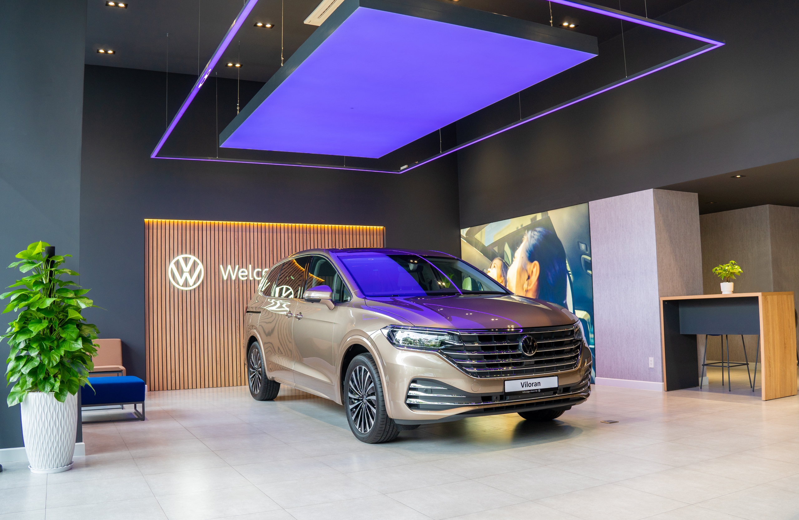 Volkswagen Urban Store Khánh Hội - Showroom Tiêu Chuẩn Toàn Cầu Mới Nhất Tại TP. Hồ Chí Minh 15 8 showroom theo mo hinh urban store tieu chuan toan cau 17633632264451351924352