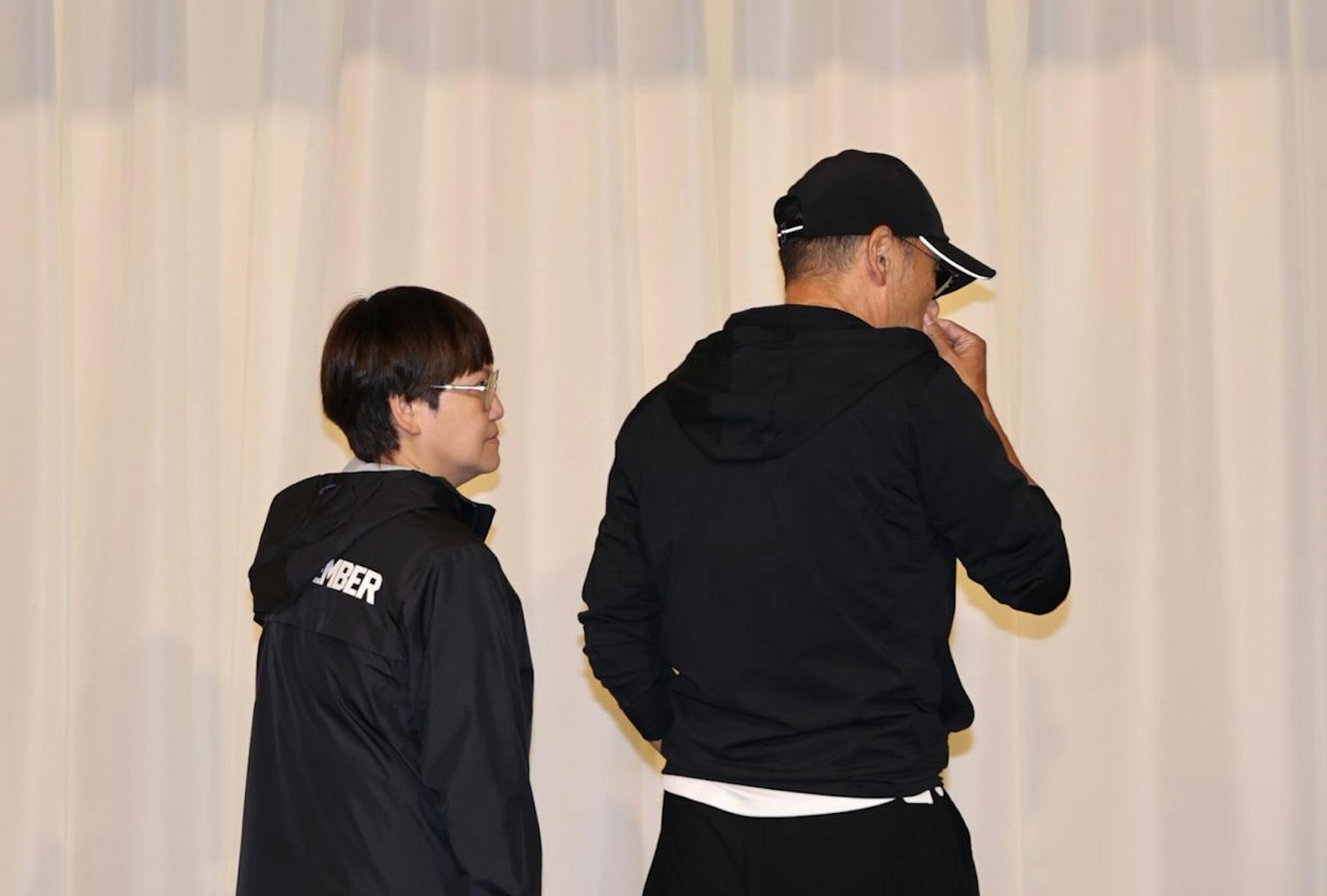 Miêu Kiều Vỹ, Xa Thi Mạn, Huỳnh Tông Trạch… viếng 'trùm vai phụ' Hứa Thiệu Hùng- Ảnh 2. Miêu Kiều Vỹ, Xa Thi Mạn, Huỳnh Tông Trạch… viếng 'trùm vai phụ' Hứa Thiệu Hùng- Ảnh 2.