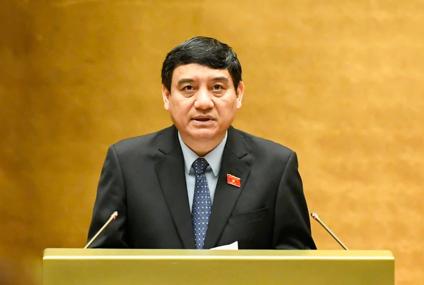 Đề xuất miễn viện phí cơ bản từ năm 2027 cho người cận nghèo và người cao tuổi - Ảnh 2. Đề xuất miễn viện phí cơ bản từ năm 2027 cho người cận nghèo và người cao tuổi - Ảnh 2.