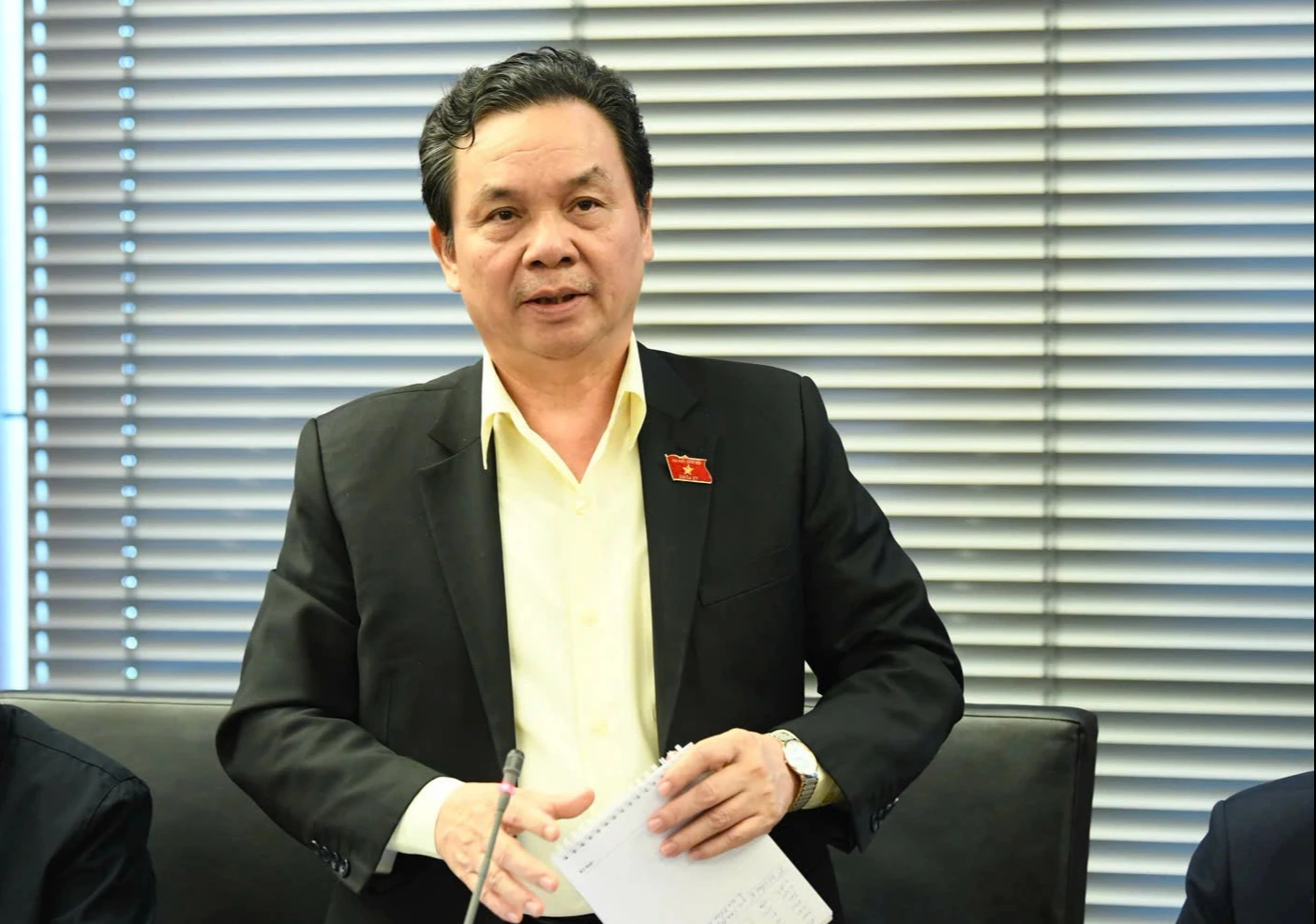 Đại biểu hỏi nguồn lực nào để tăng lương, phụ cấp cho giáo viên- Ảnh 1. Đại biểu hỏi nguồn lực nào để tăng lương, phụ cấp cho giáo viên- Ảnh 1.