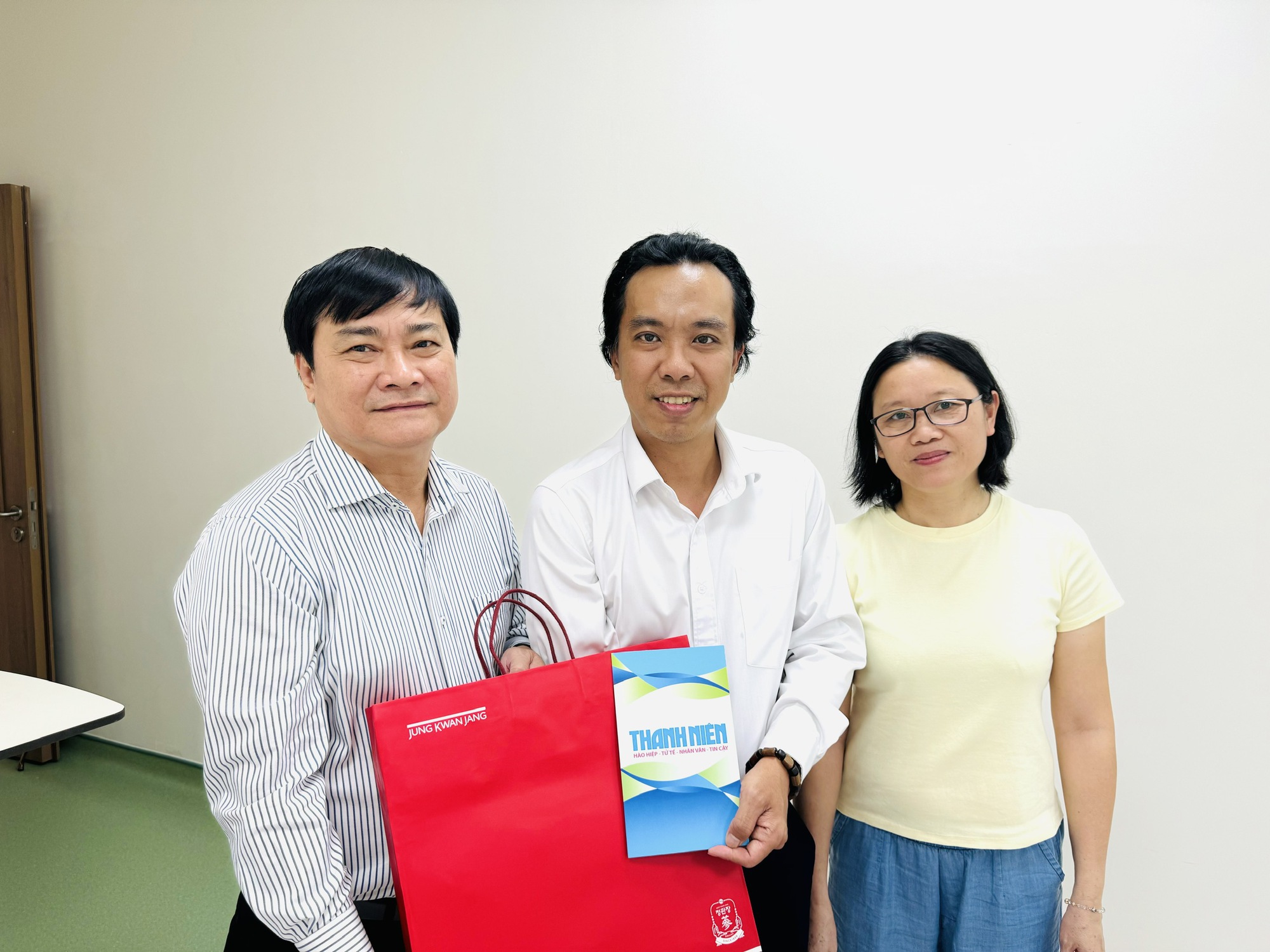 Sức khỏe nhạc sĩ Phạm Đăng Khương đang dần cải thiện- Ảnh 1. Sức khỏe nhạc sĩ Phạm Đăng Khương đang dần cải thiện- Ảnh 1.