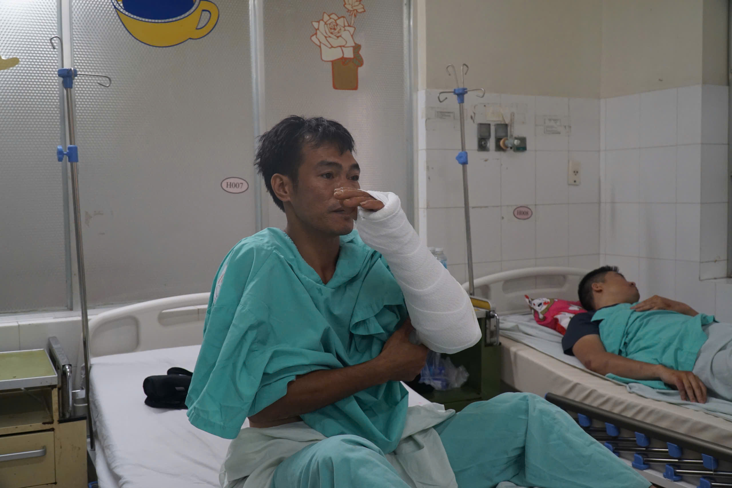 Nỗi kinh hoàng của hành khách sống sót vụ sạt lở đèo Khánh Lê - Ảnh 1.