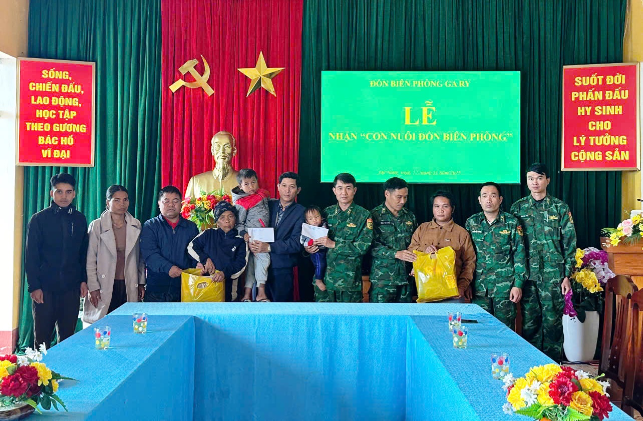 Đà Nẵng: Bộ đội nhận nuôi 2 con của vợ chồng công an viên bị vùi lấp - Ảnh 2. Đà Nẵng: Bộ đội nhận nuôi 2 con của vợ chồng công an viên bị vùi lấp - Ảnh 2.