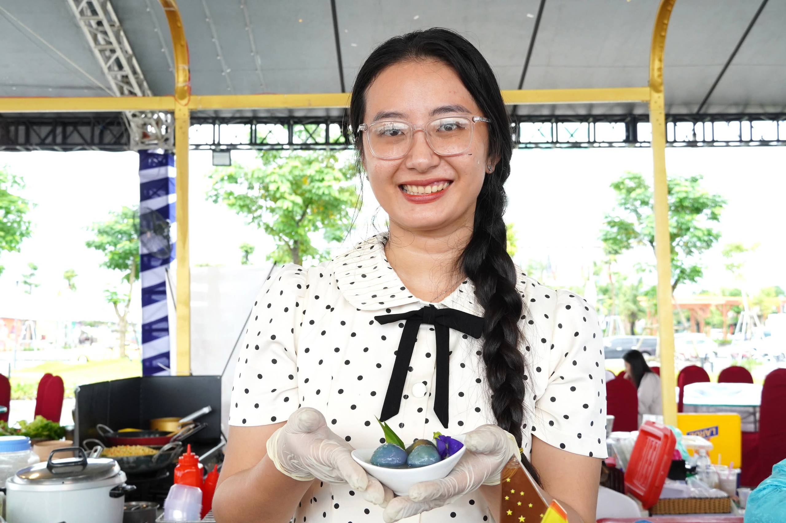 Ngỡ ngàng chè cua Cà Mau: Món 'nghe sợ' nhưng ăn vào… mê luôn- Ảnh 3.