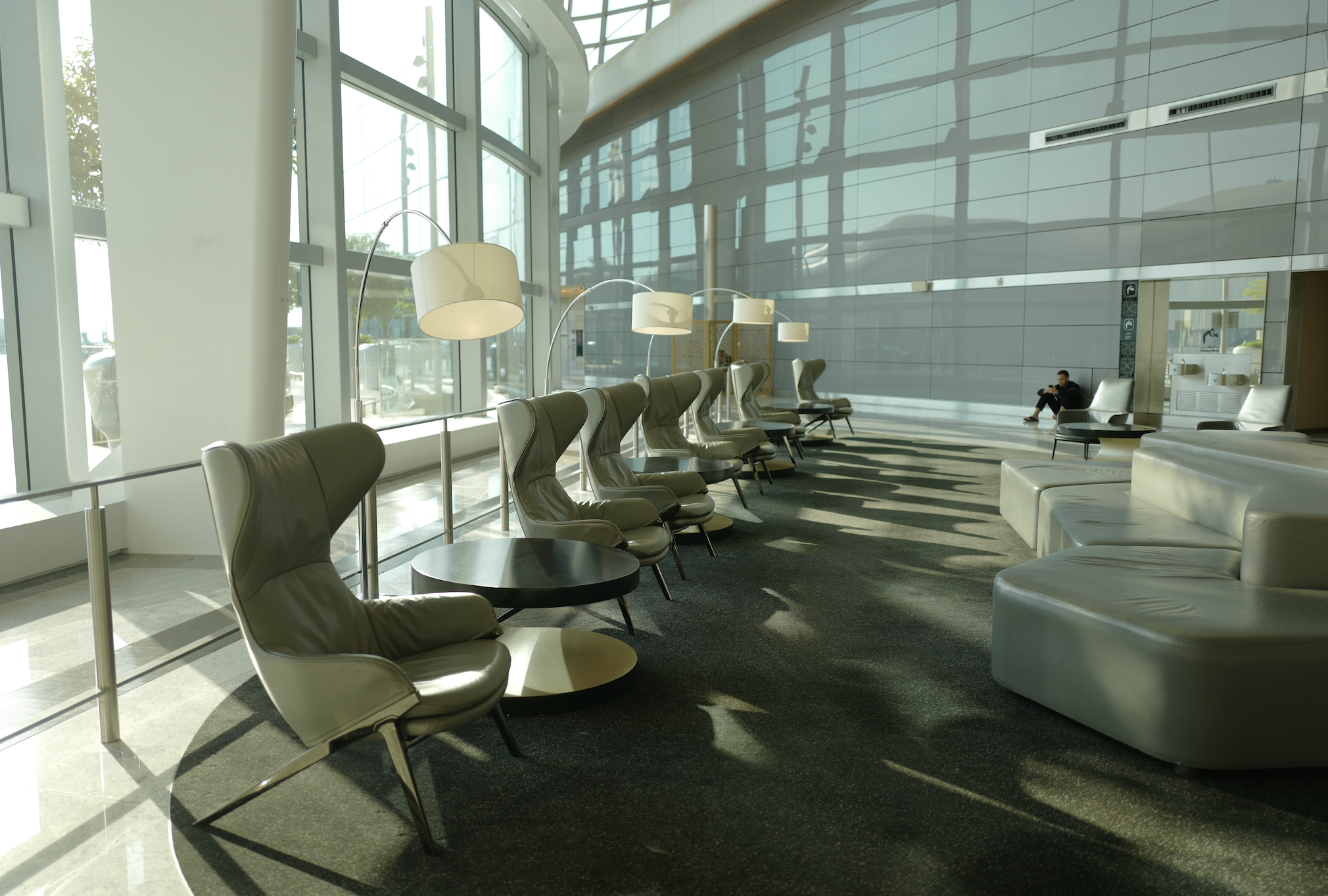 Sân bay quốc tế Zayed của UAE mở đường bay thẳng đến Hà Nội đẹp như mơ - Ảnh 3. Sân bay quốc tế Zayed của UAE mở đường bay thẳng đến Hà Nội đẹp như mơ - Ảnh 3.