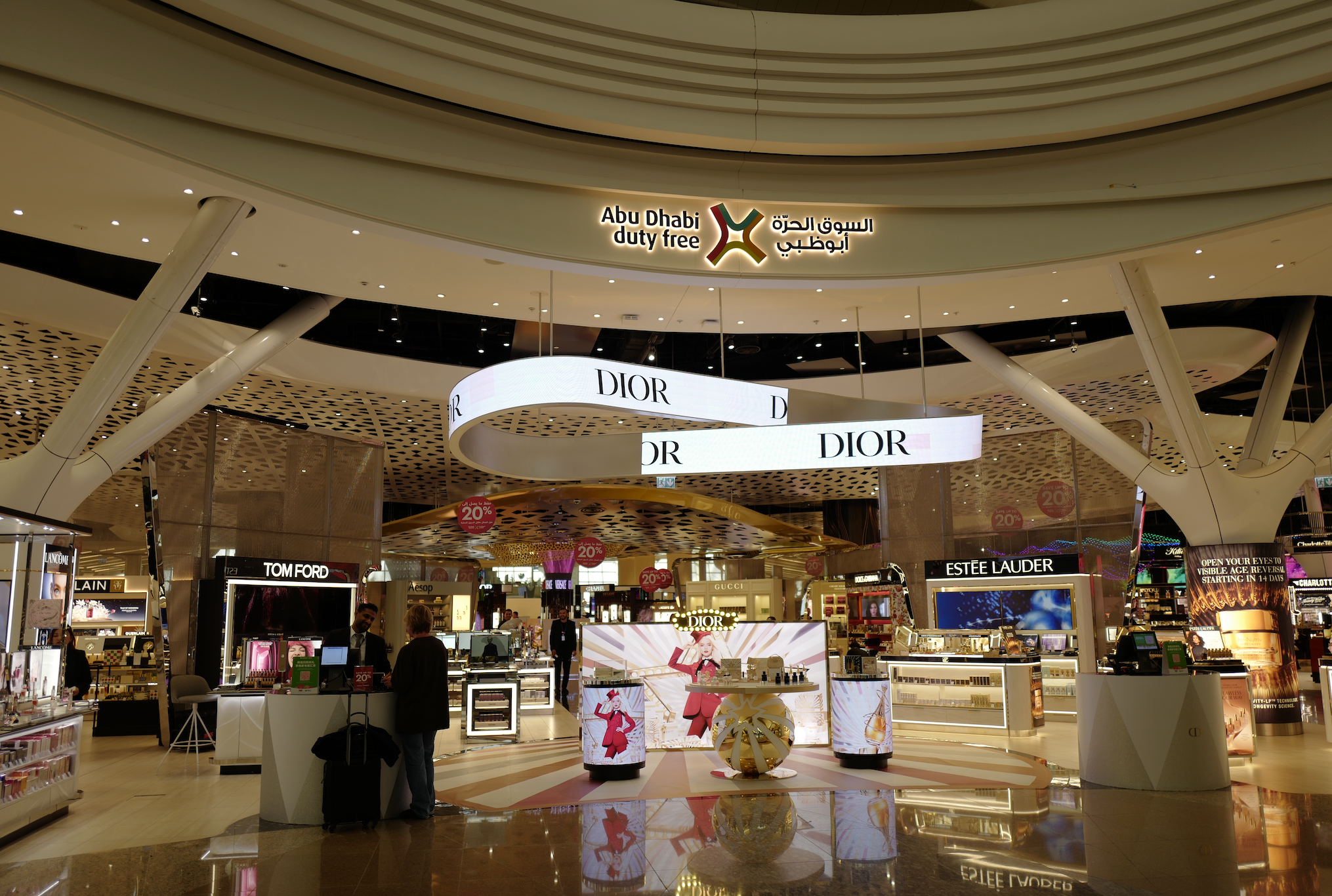 Sân bay quốc tế Zayed của UAE mở đường bay thẳng đến Hà Nội đẹp như mơ - Ảnh 4. Sân bay quốc tế Zayed của UAE mở đường bay thẳng đến Hà Nội đẹp như mơ - Ảnh 4.