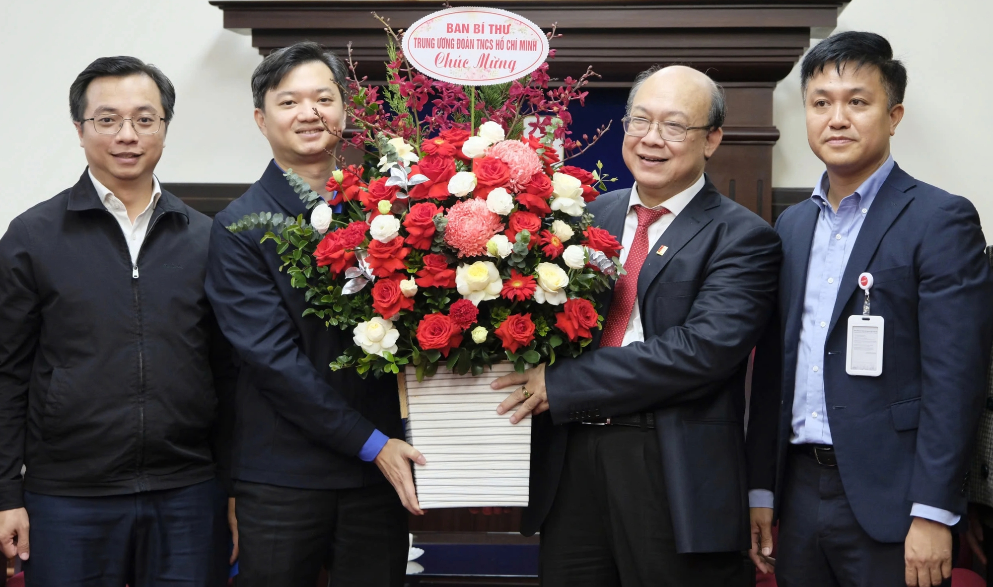 Anh Nguyễn Minh Triết thăm, chúc mừng các nhà giáo nhân dịp 20.11 - Ảnh 3.