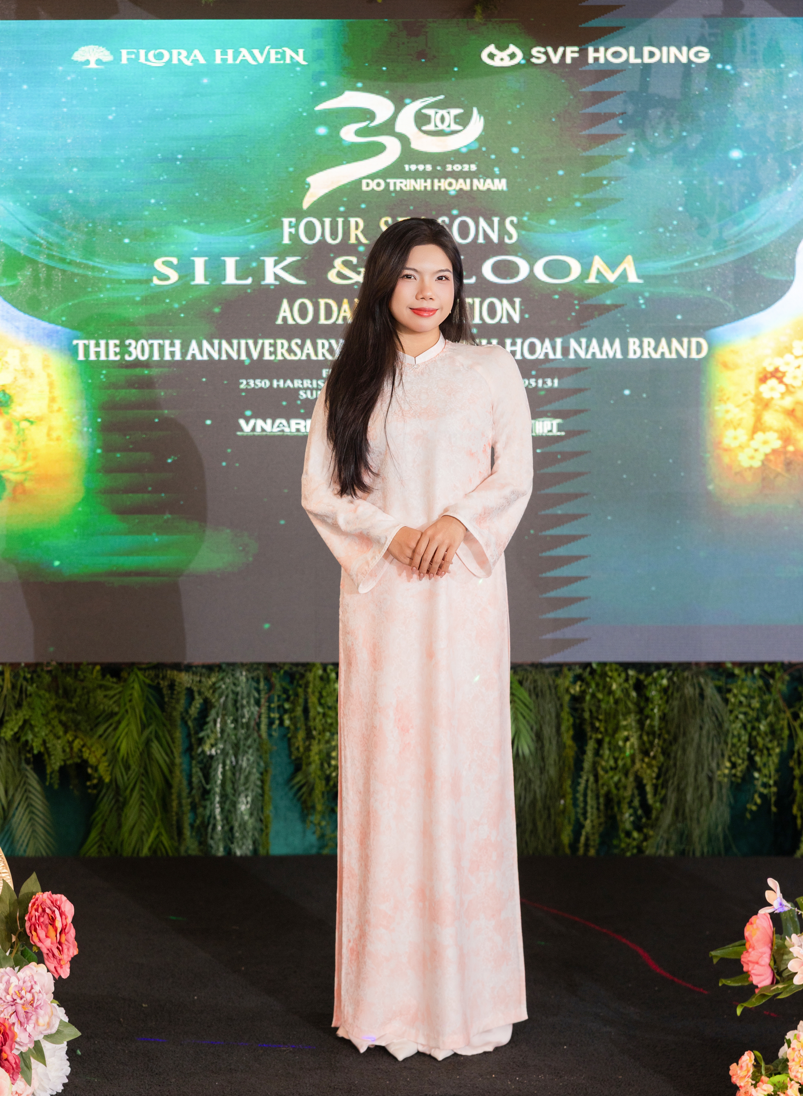 Khẳng định vẻ đẹp Việt trên sân khấu quốc tế qua chiếc áo dài- Ảnh 5. Khẳng định vẻ đẹp Việt trên sân khấu quốc tế qua chiếc áo dài- Ảnh 5.