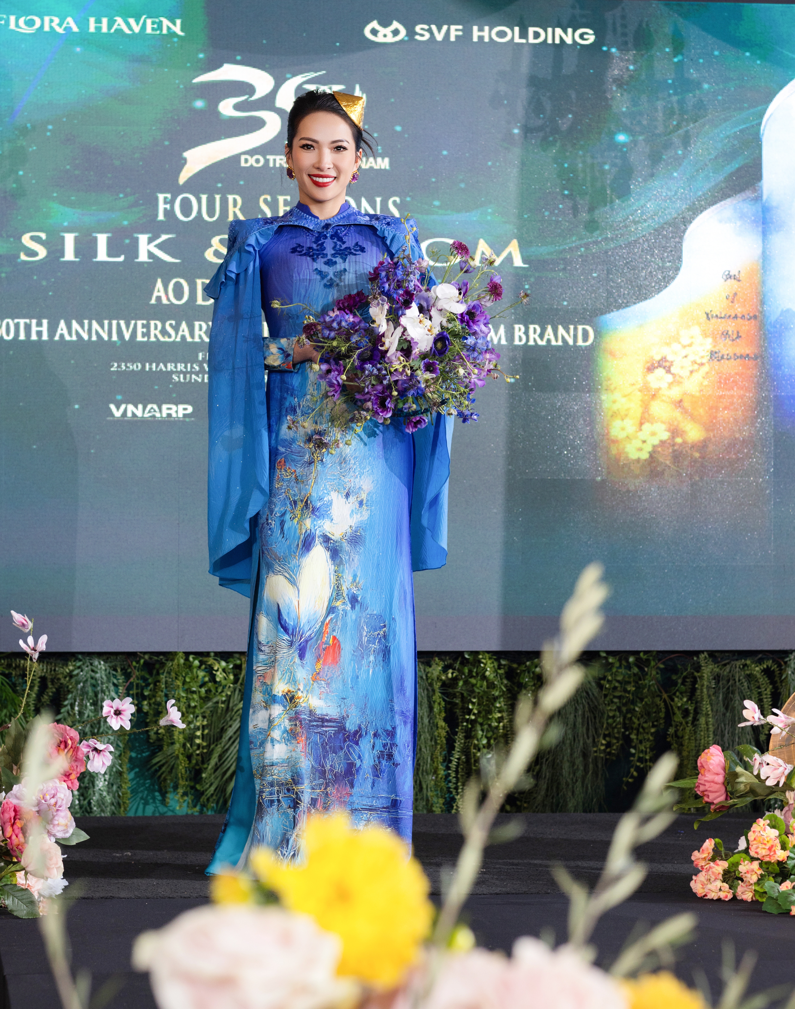 Khẳng định vẻ đẹp Việt trên sân khấu quốc tế qua chiếc áo dài- Ảnh 7. Khẳng định vẻ đẹp Việt trên sân khấu quốc tế qua chiếc áo dài- Ảnh 7.