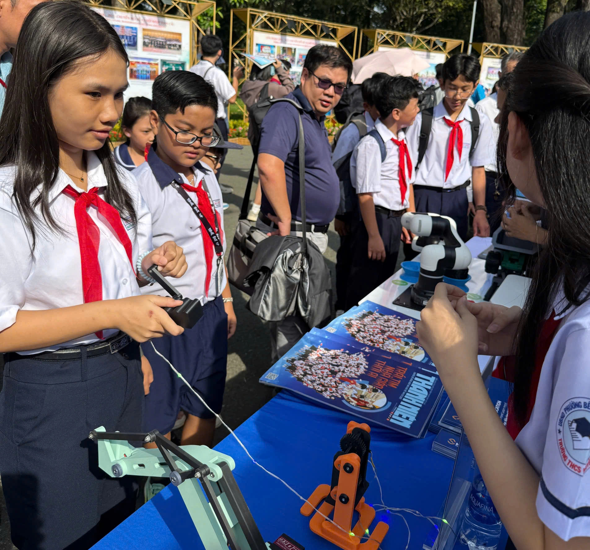 - Ảnh 5. - Ảnh 5.